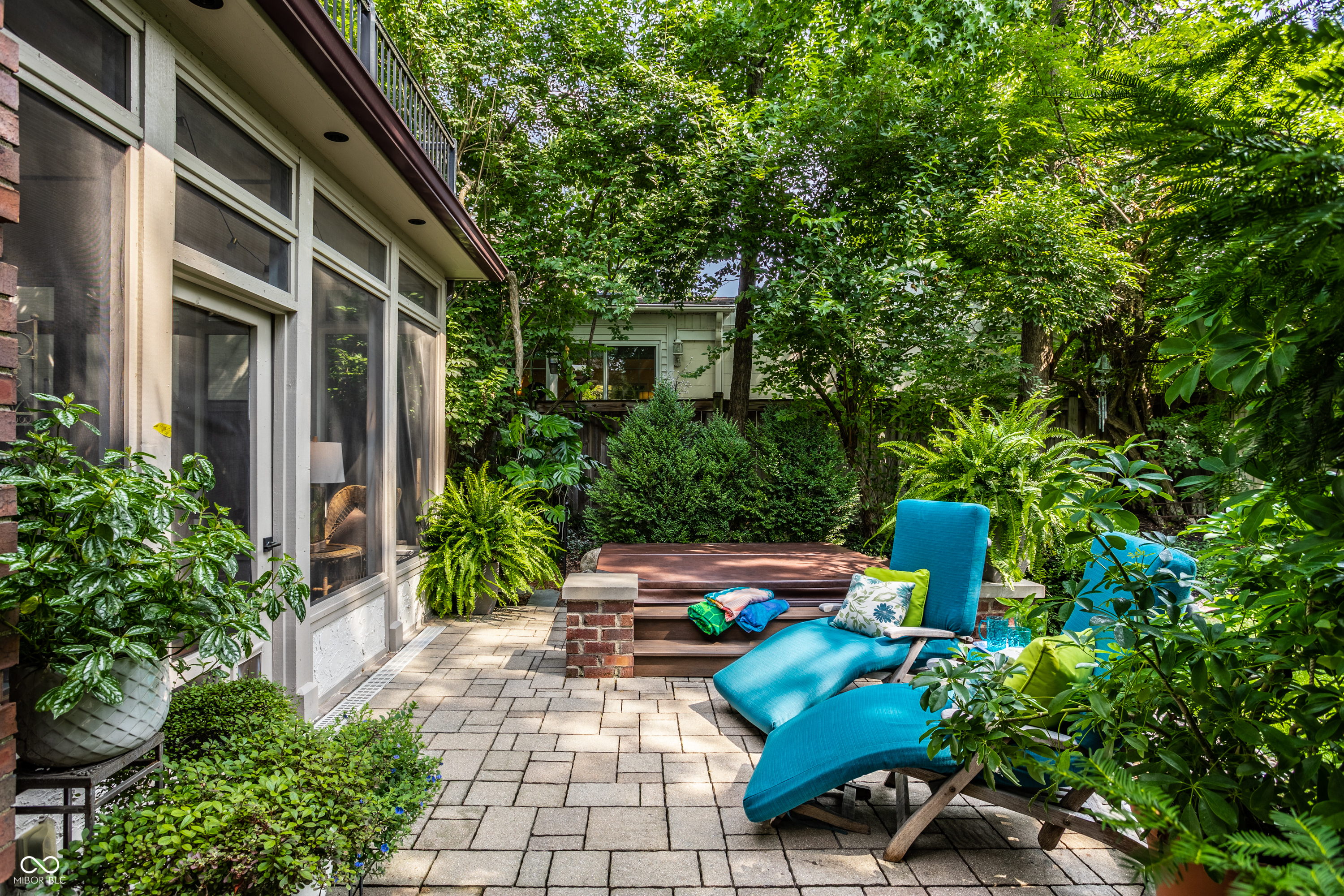 5433 N Delaware Street