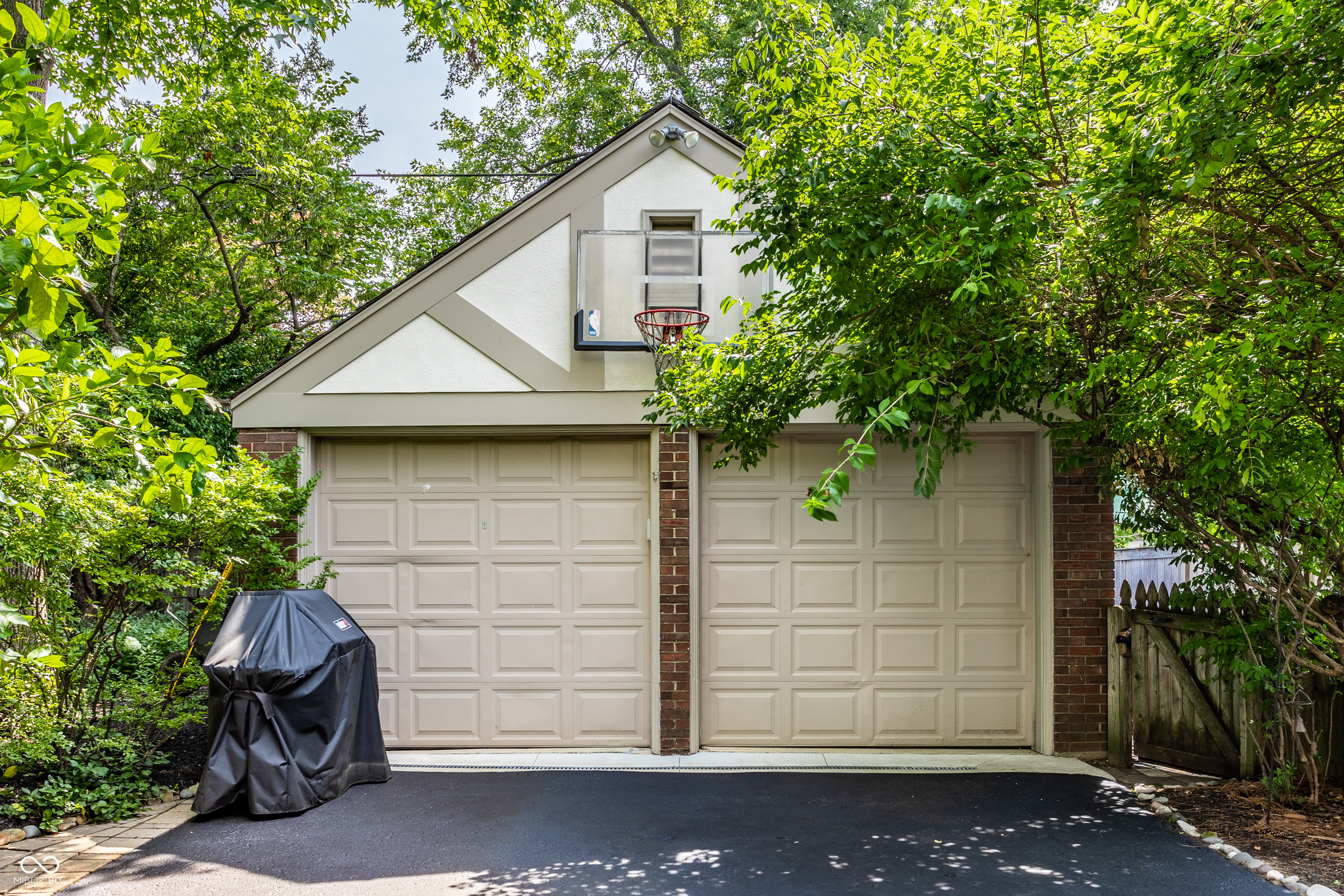 5433 N Delaware Street