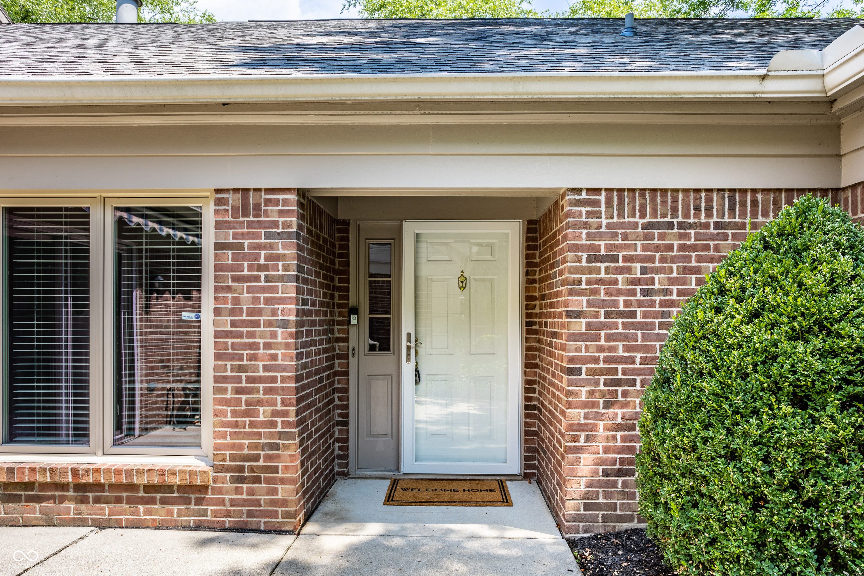 8535 Olde Mill Circle W Drive