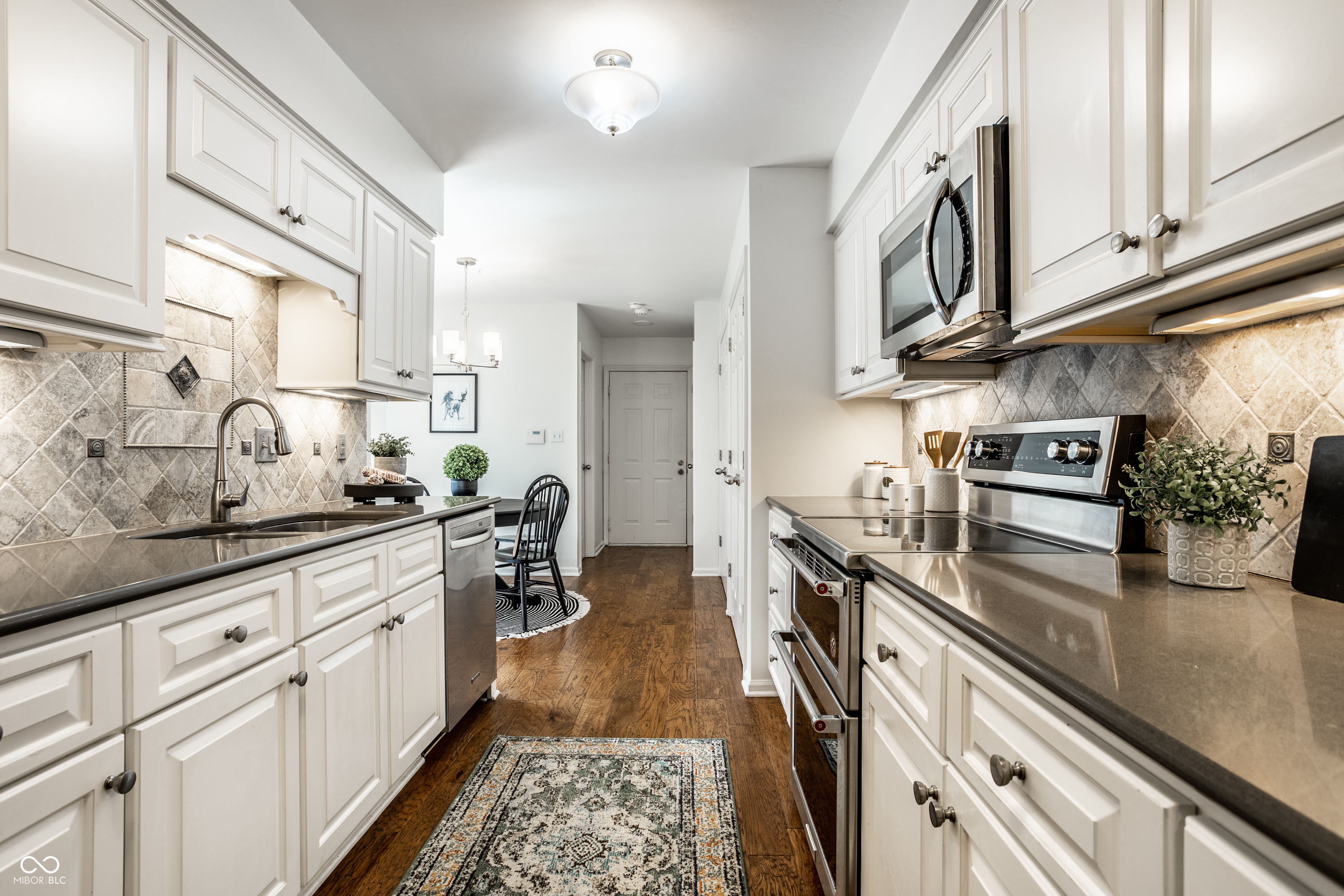8535 Olde Mill Circle W Drive
