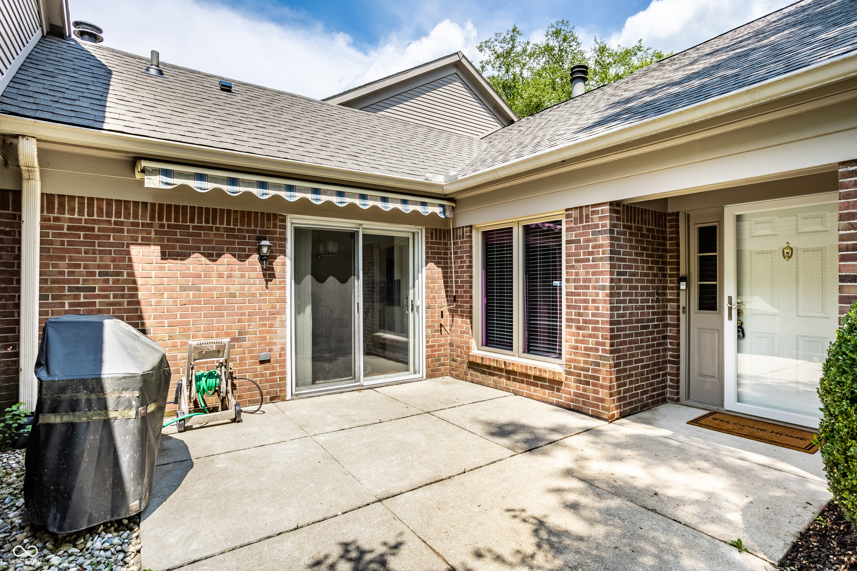 8535 Olde Mill Circle W Drive