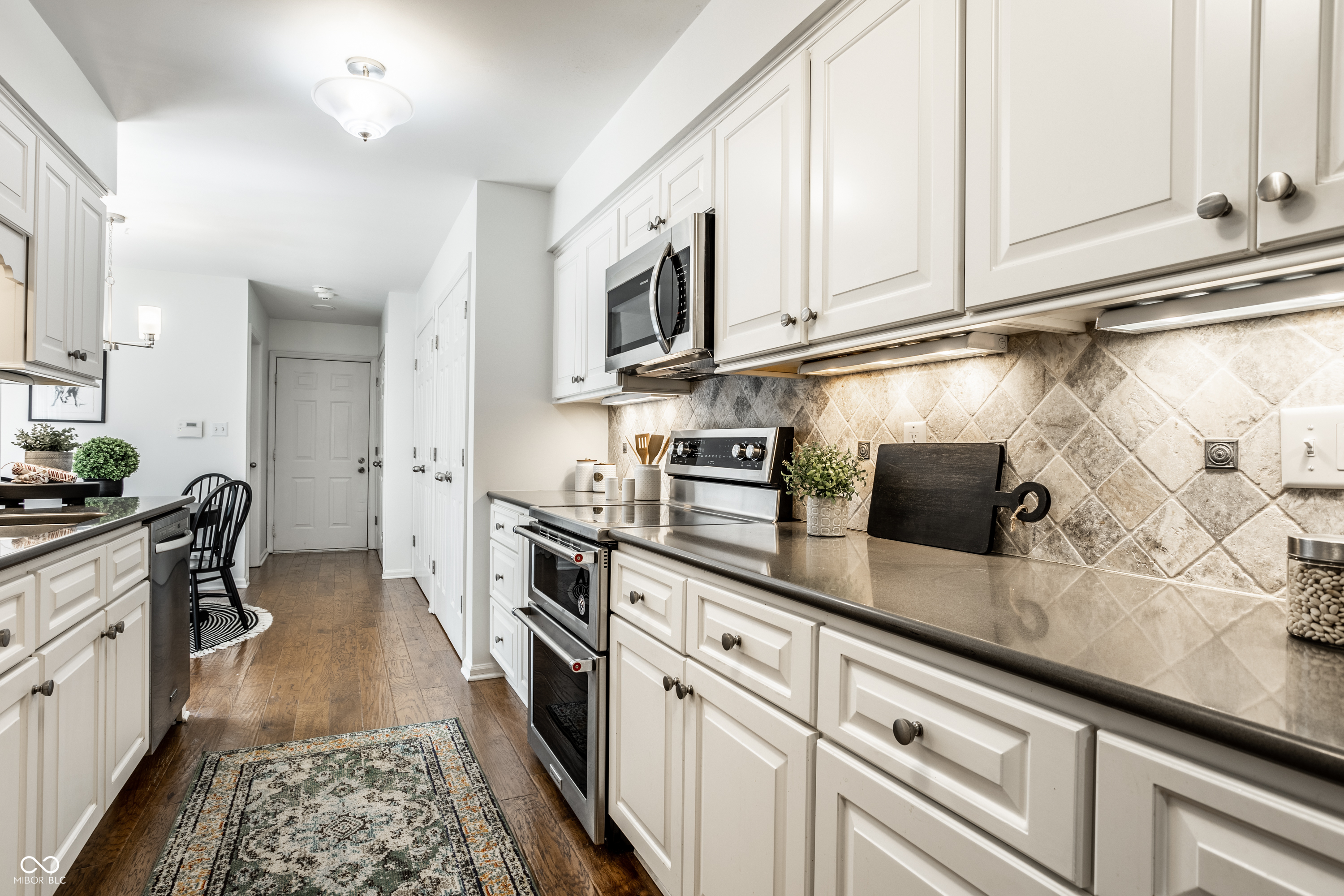 8535 Olde Mill Circle W Drive