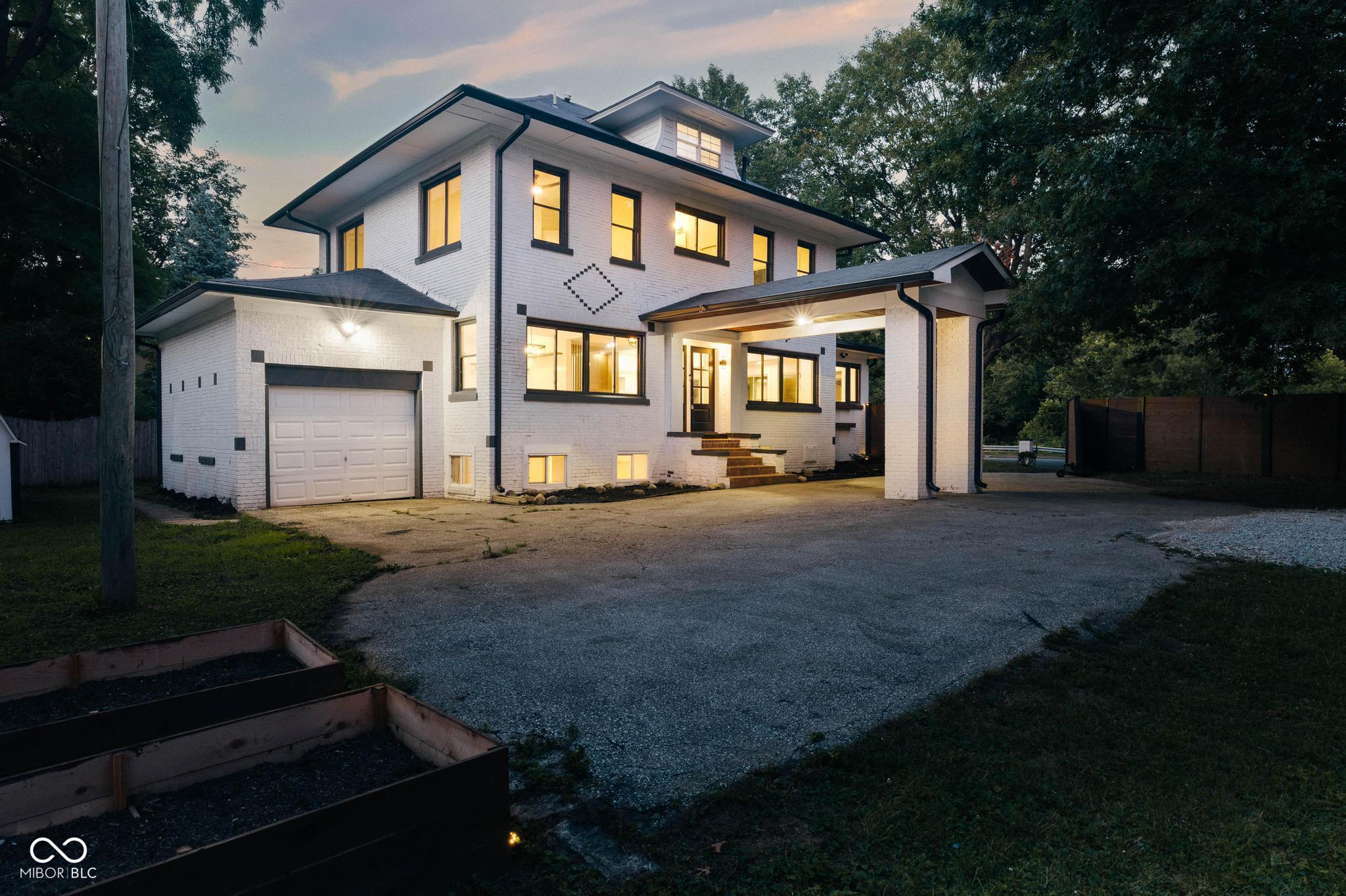 3118 E Fall Creek Parkway N
