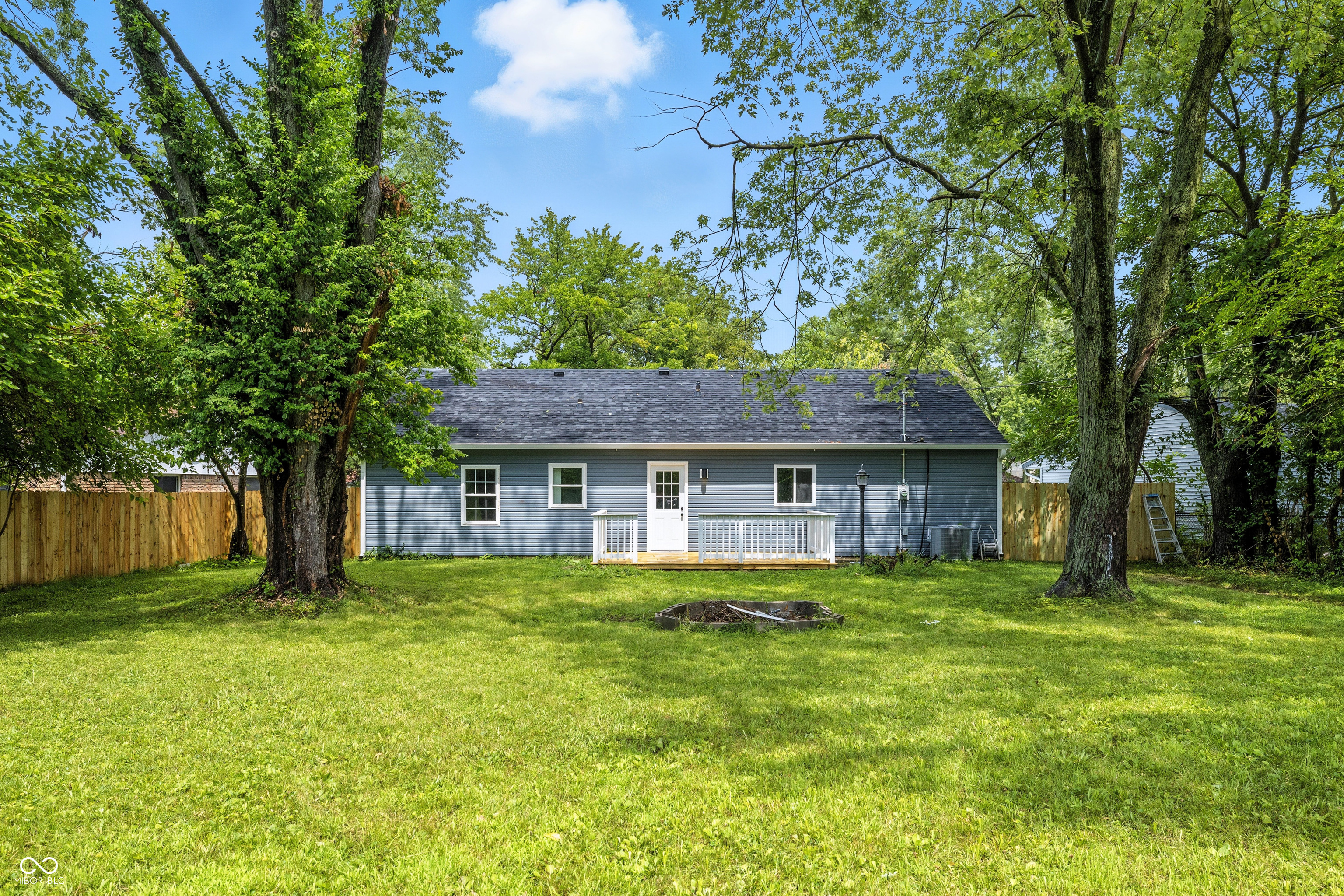 8315 E 36th Place