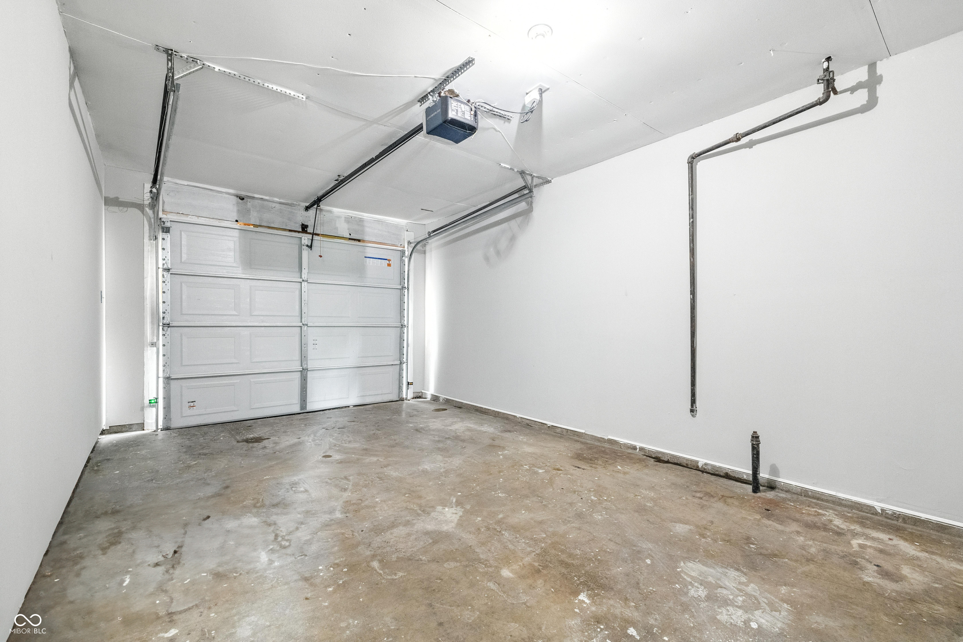 8315 E 36th Place