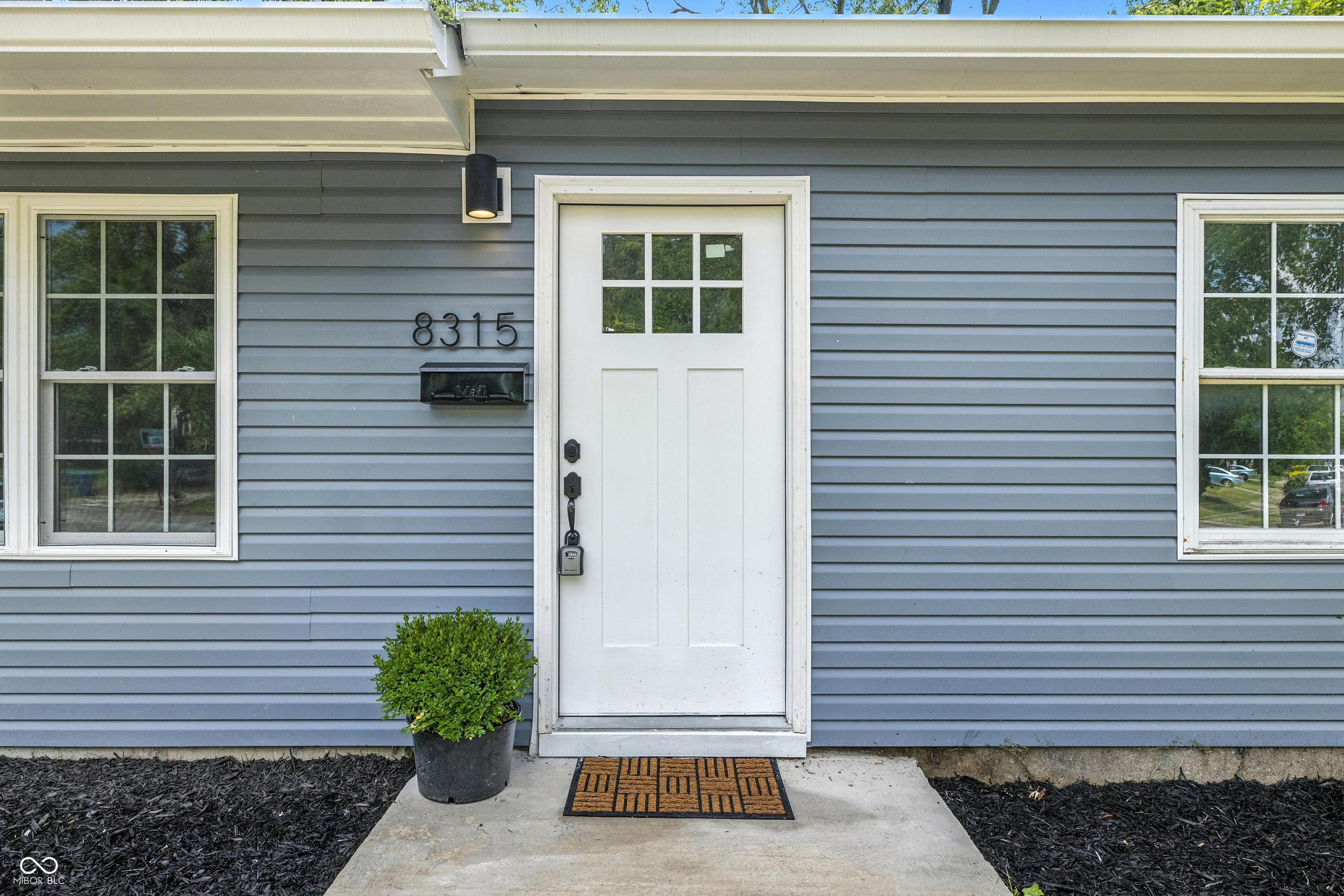8315 E 36th Place
