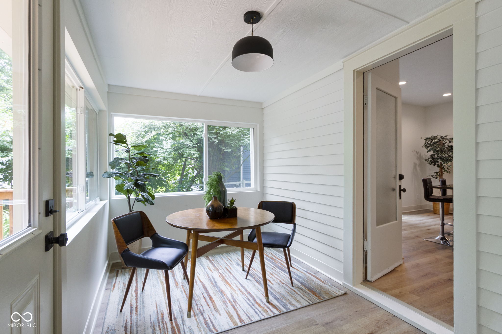 6107 Broadway Street