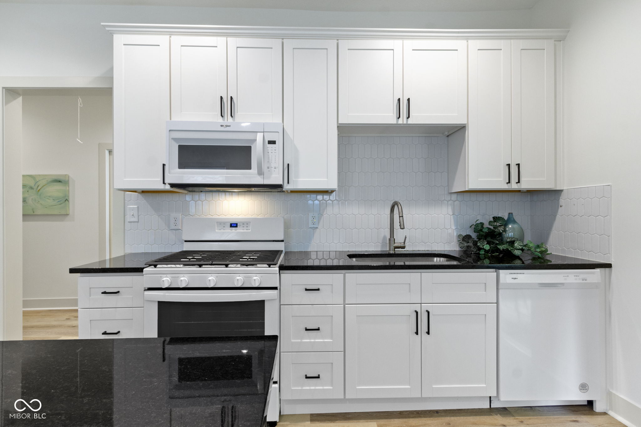 6107 Broadway Street