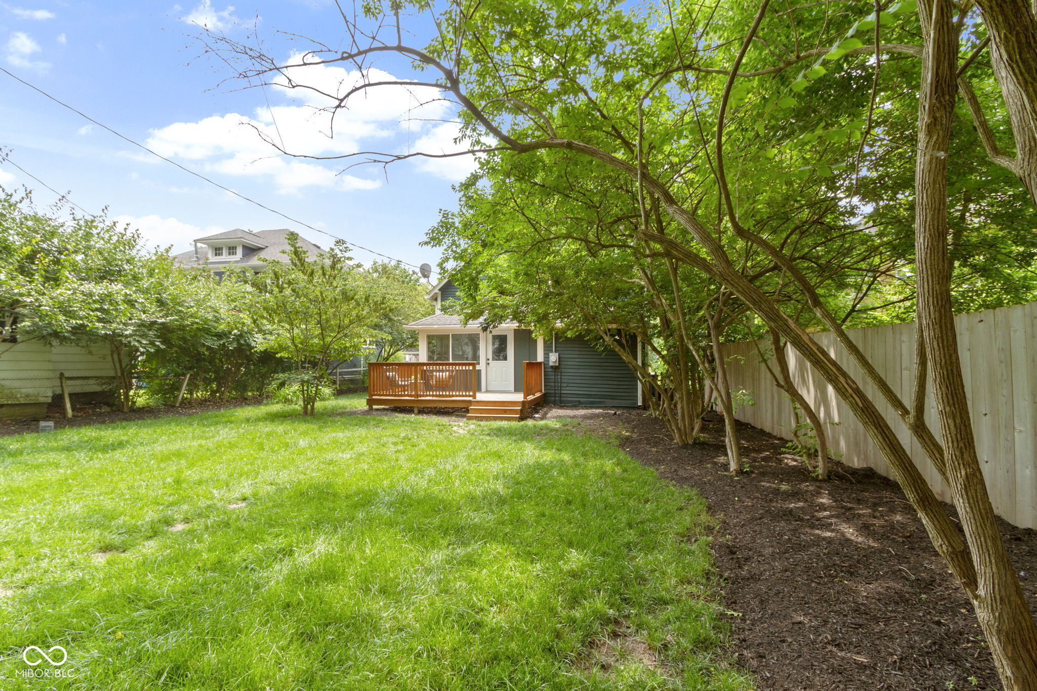 6107 Broadway Street