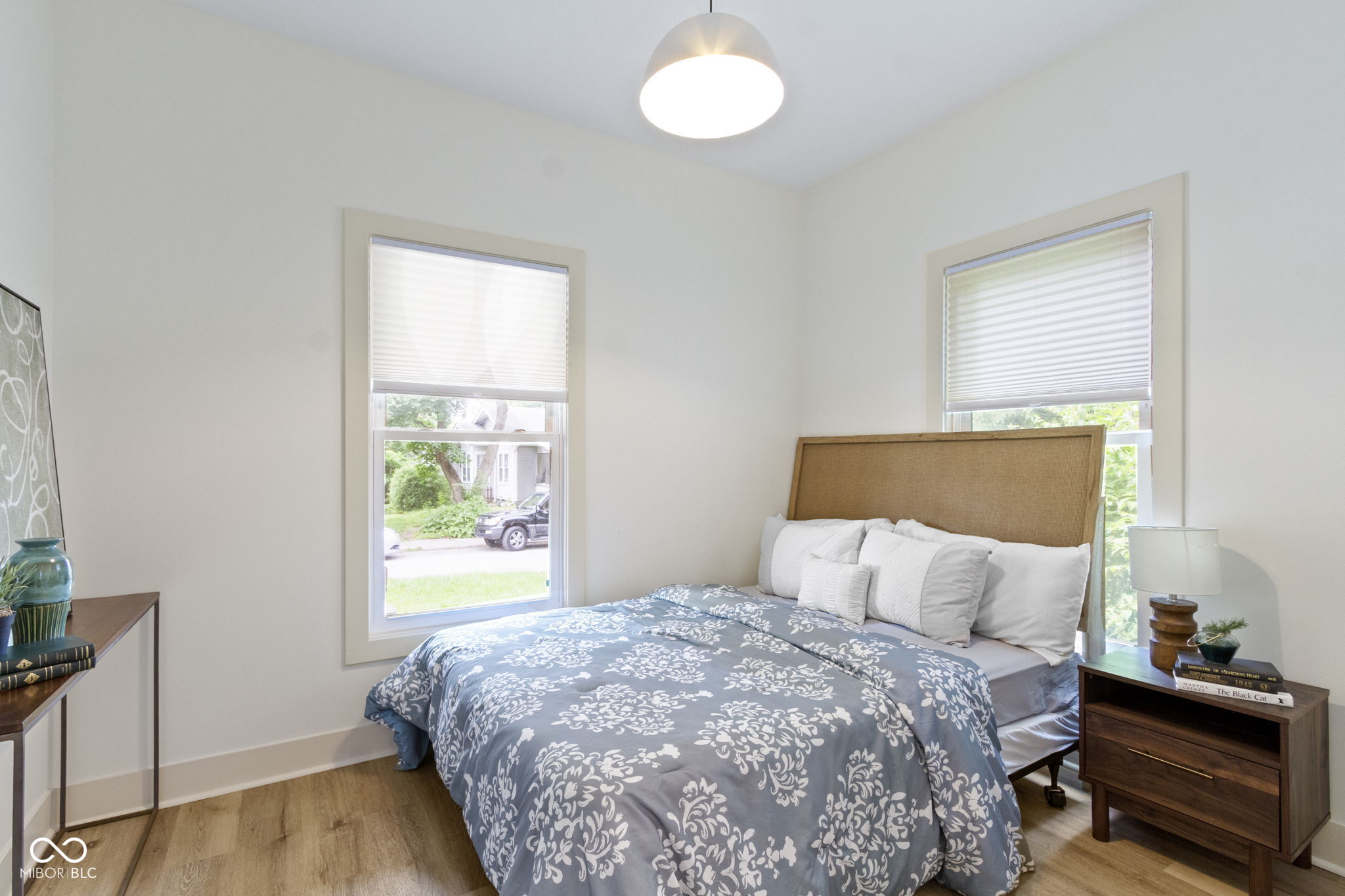 6107 Broadway Street