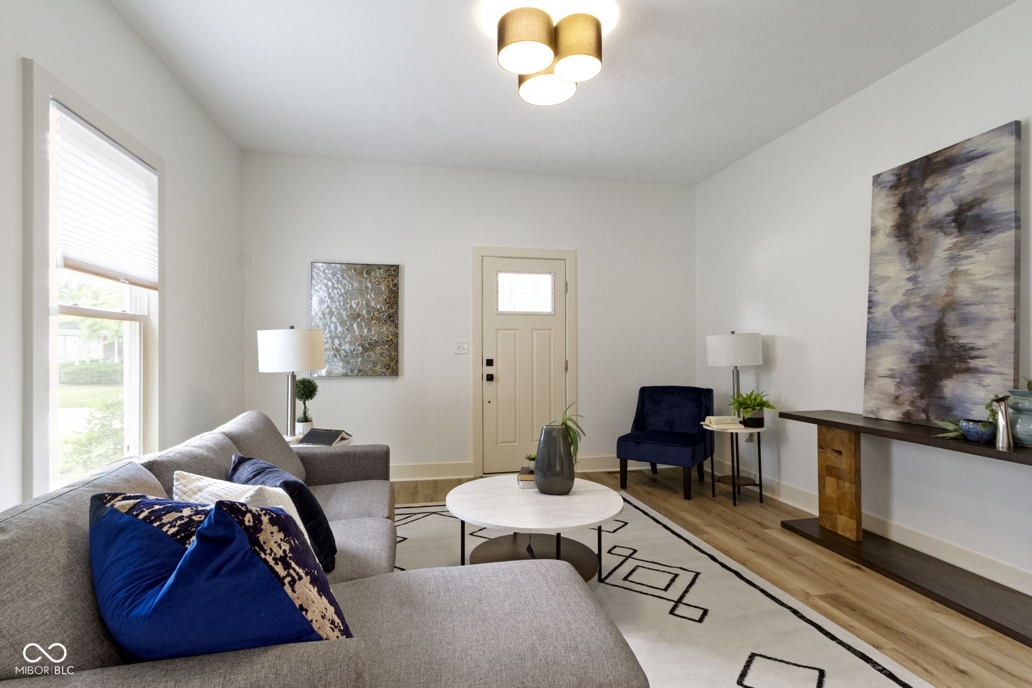 6107 Broadway Street