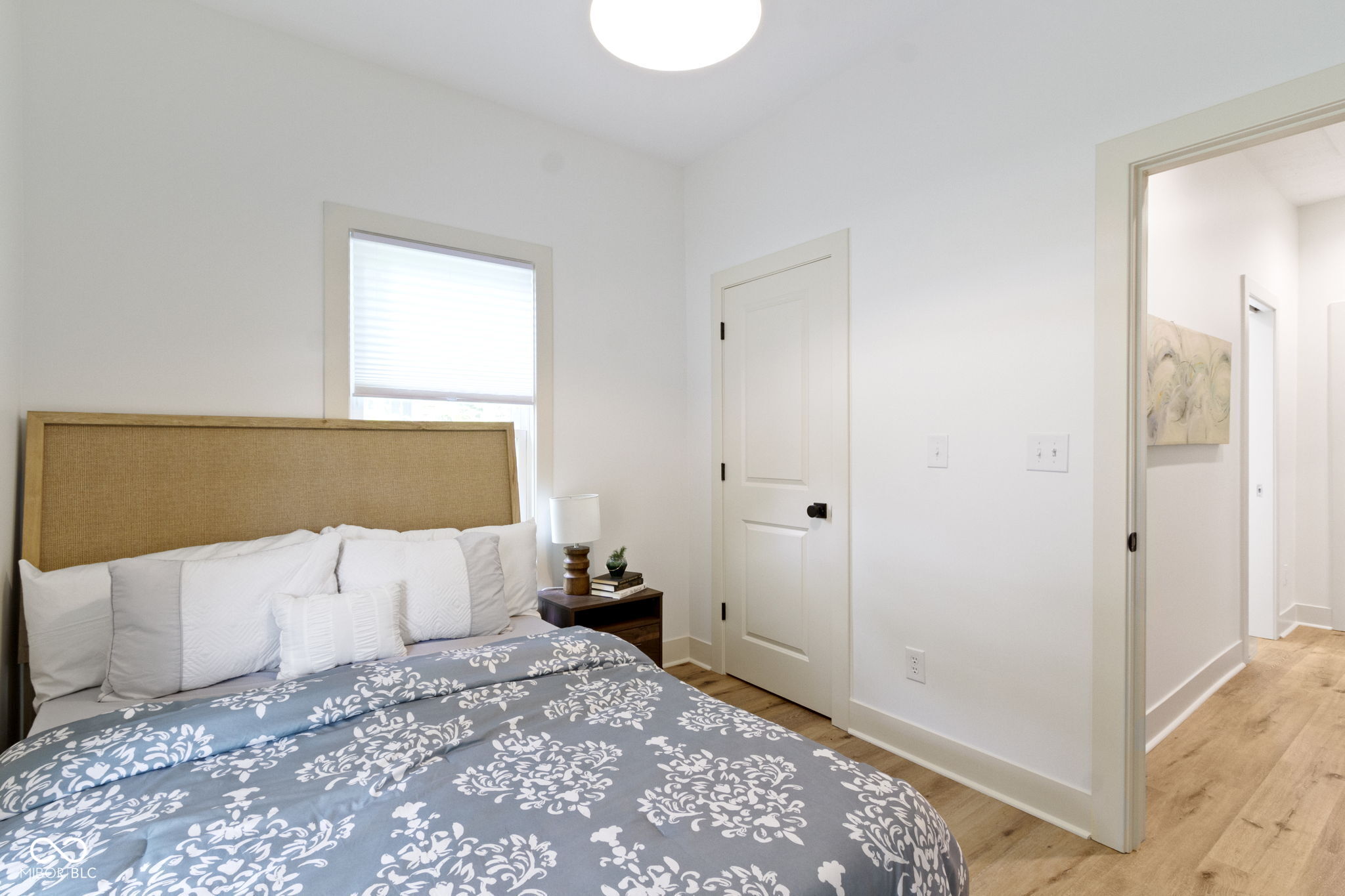 6107 Broadway Street