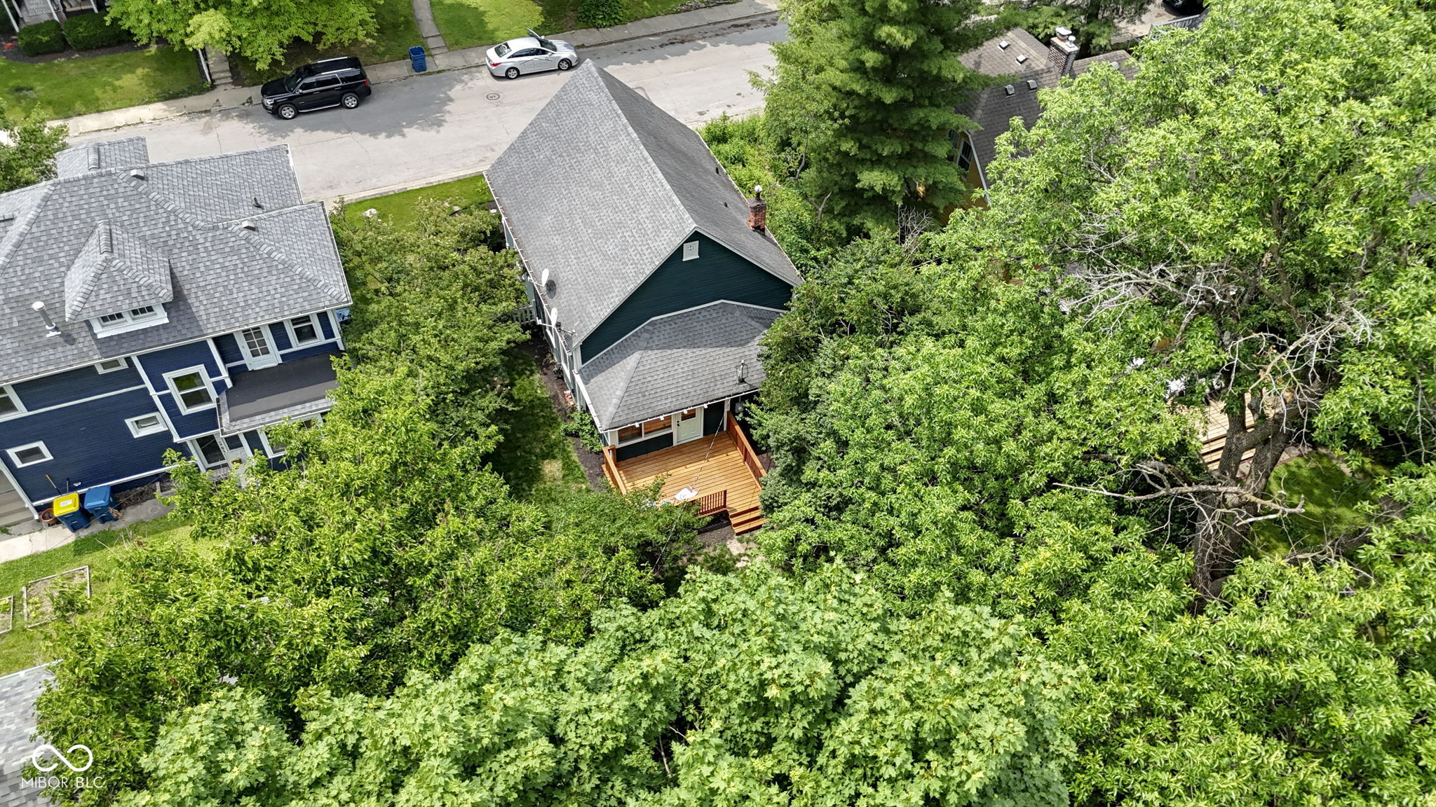 6107 Broadway Street