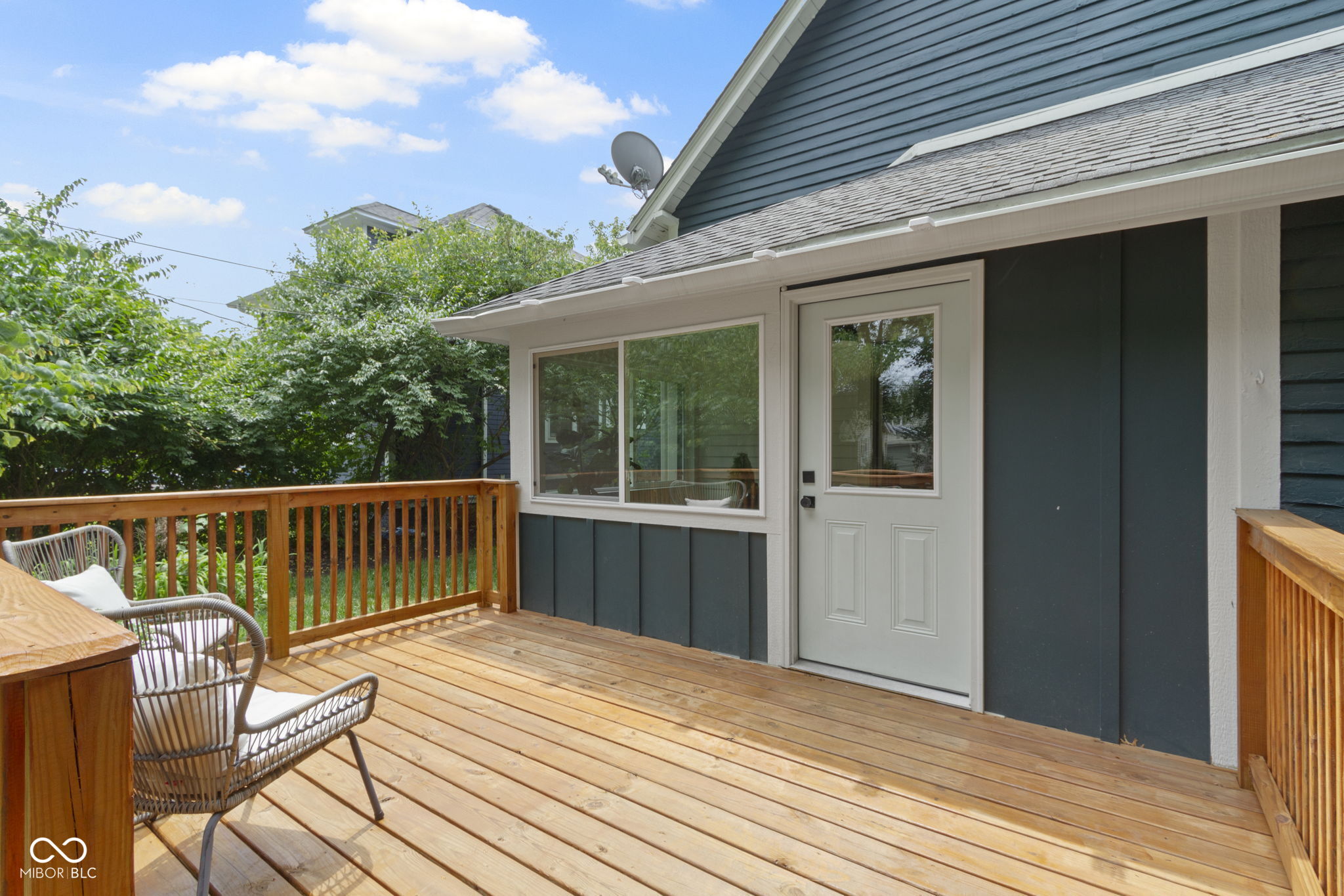 6107 Broadway Street