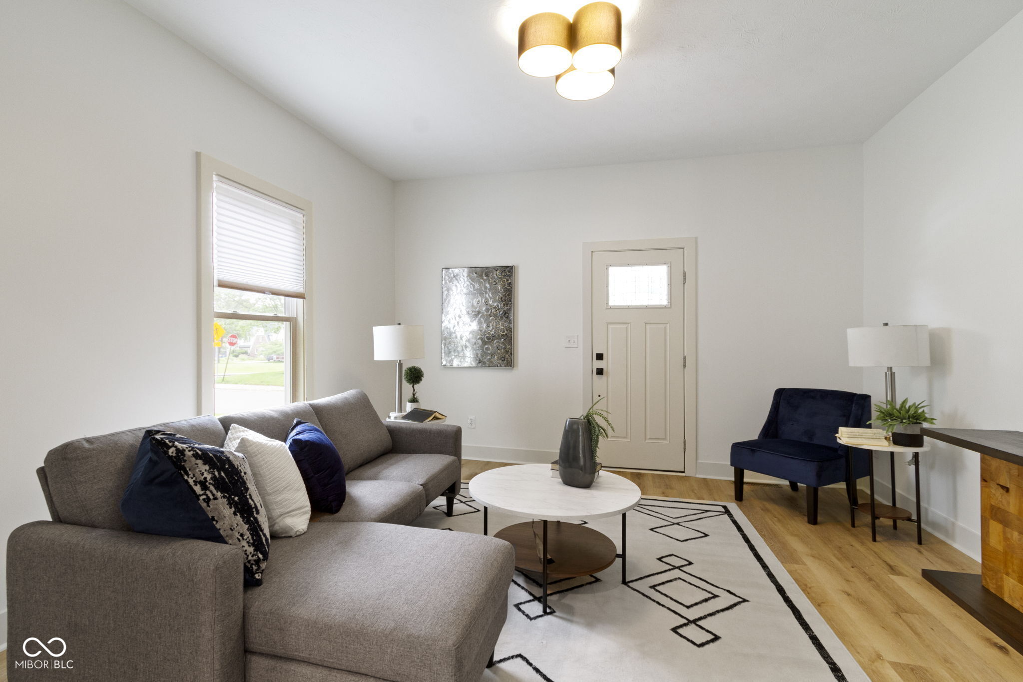 6107 Broadway Street