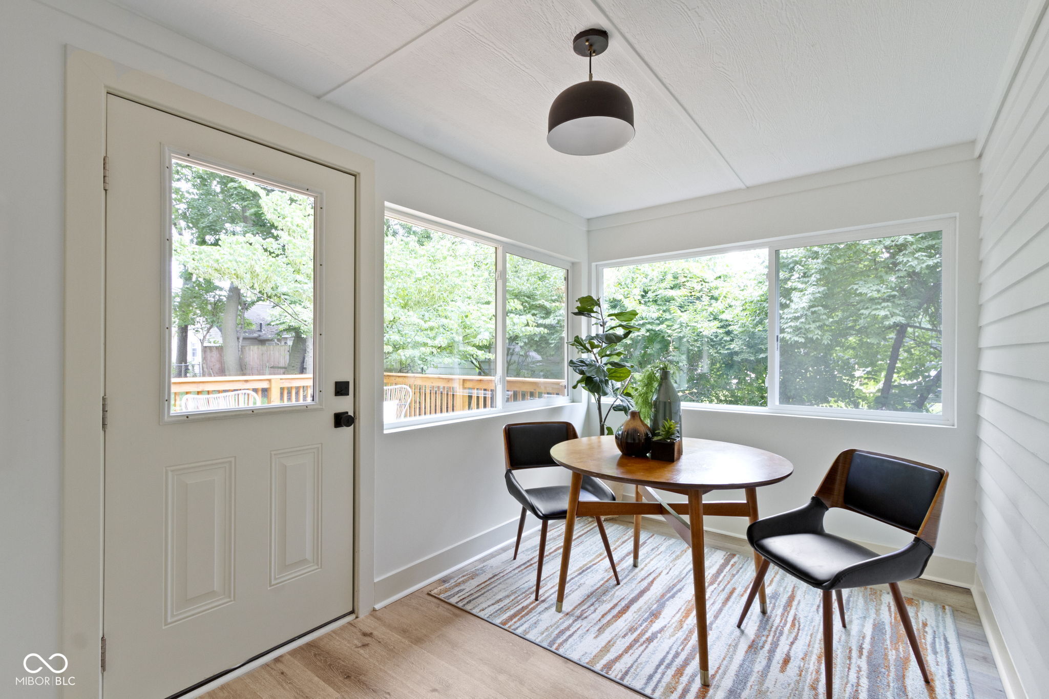 6107 Broadway Street