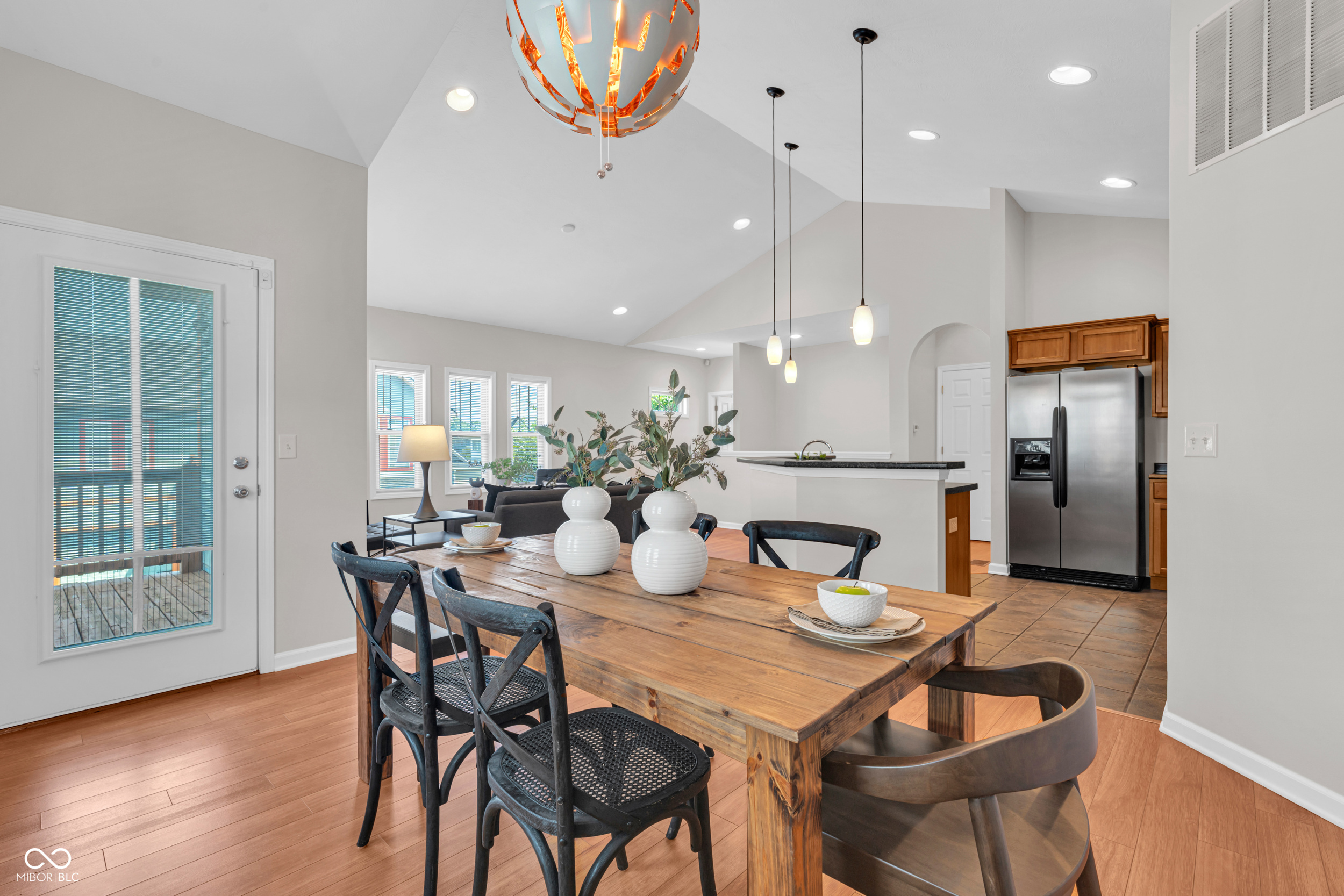1639 N College Avenue Unit: 2