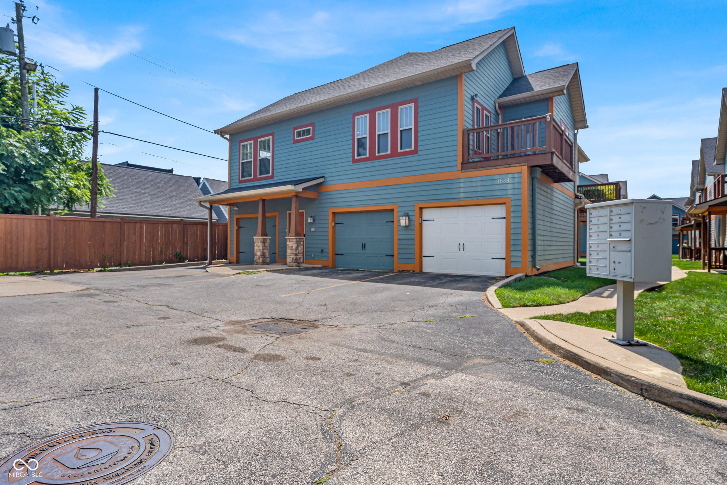 1639 N College Avenue Unit: 2