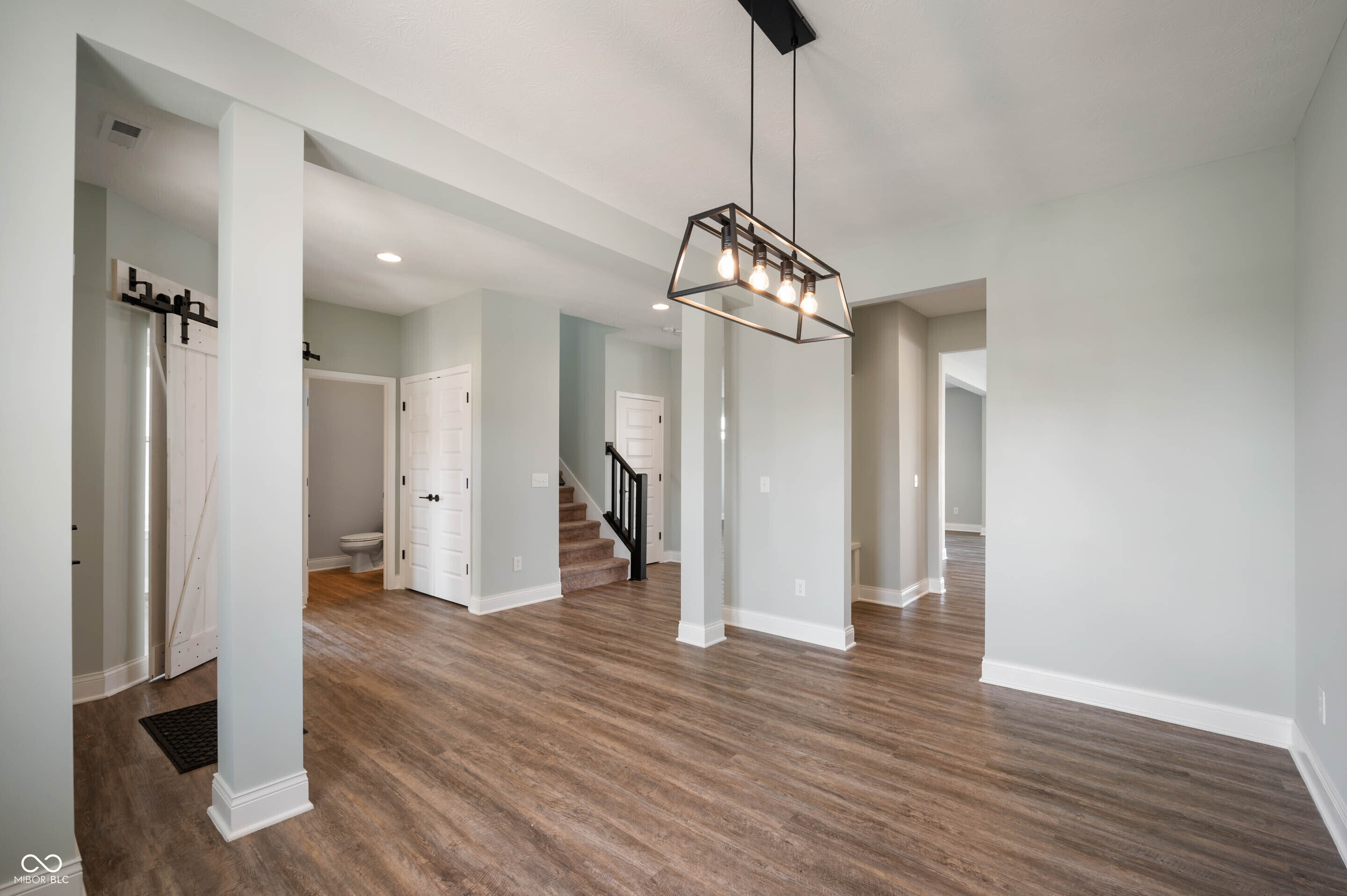 1924 Reilly Lane