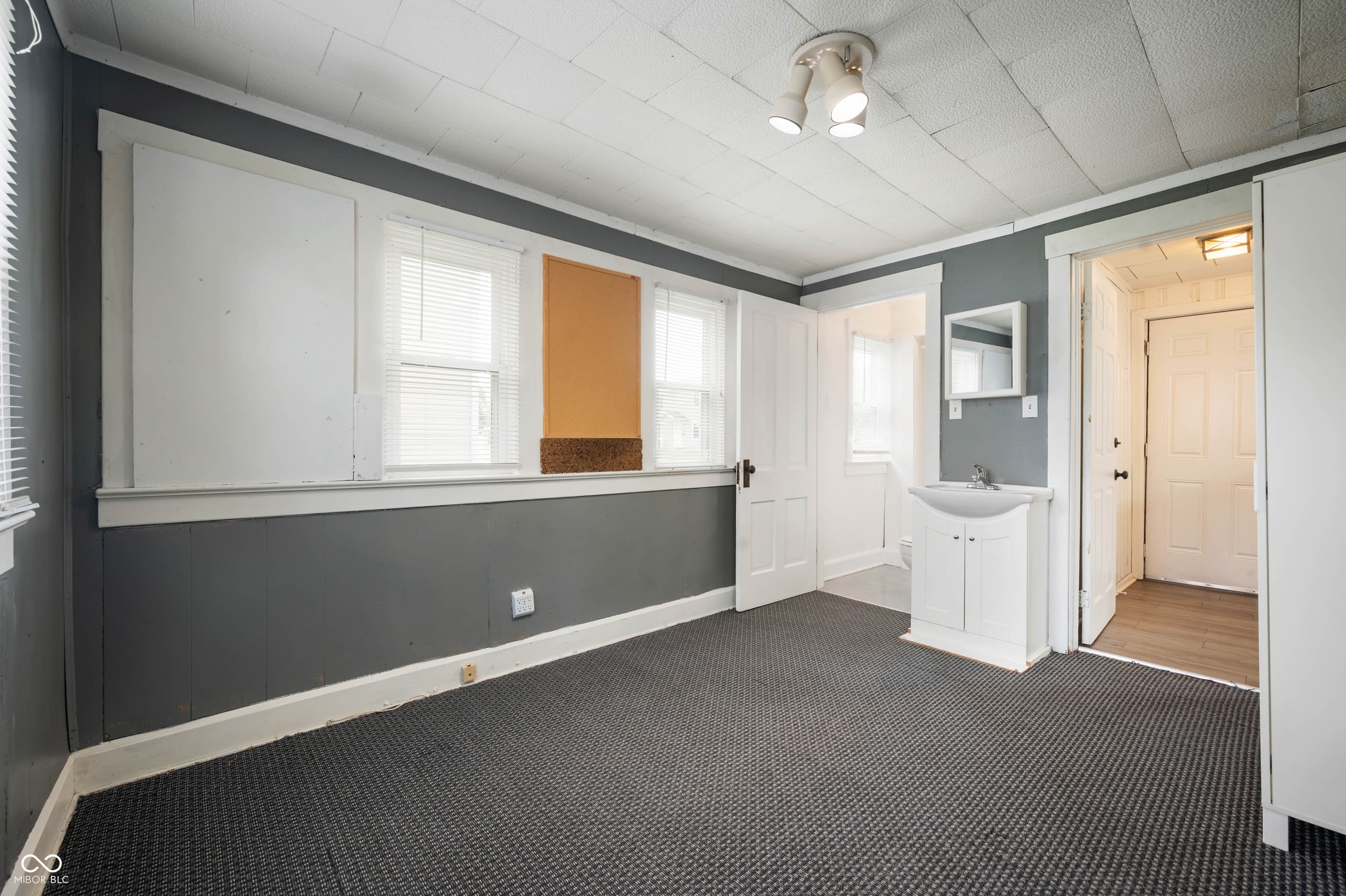 100 N Calvert Street