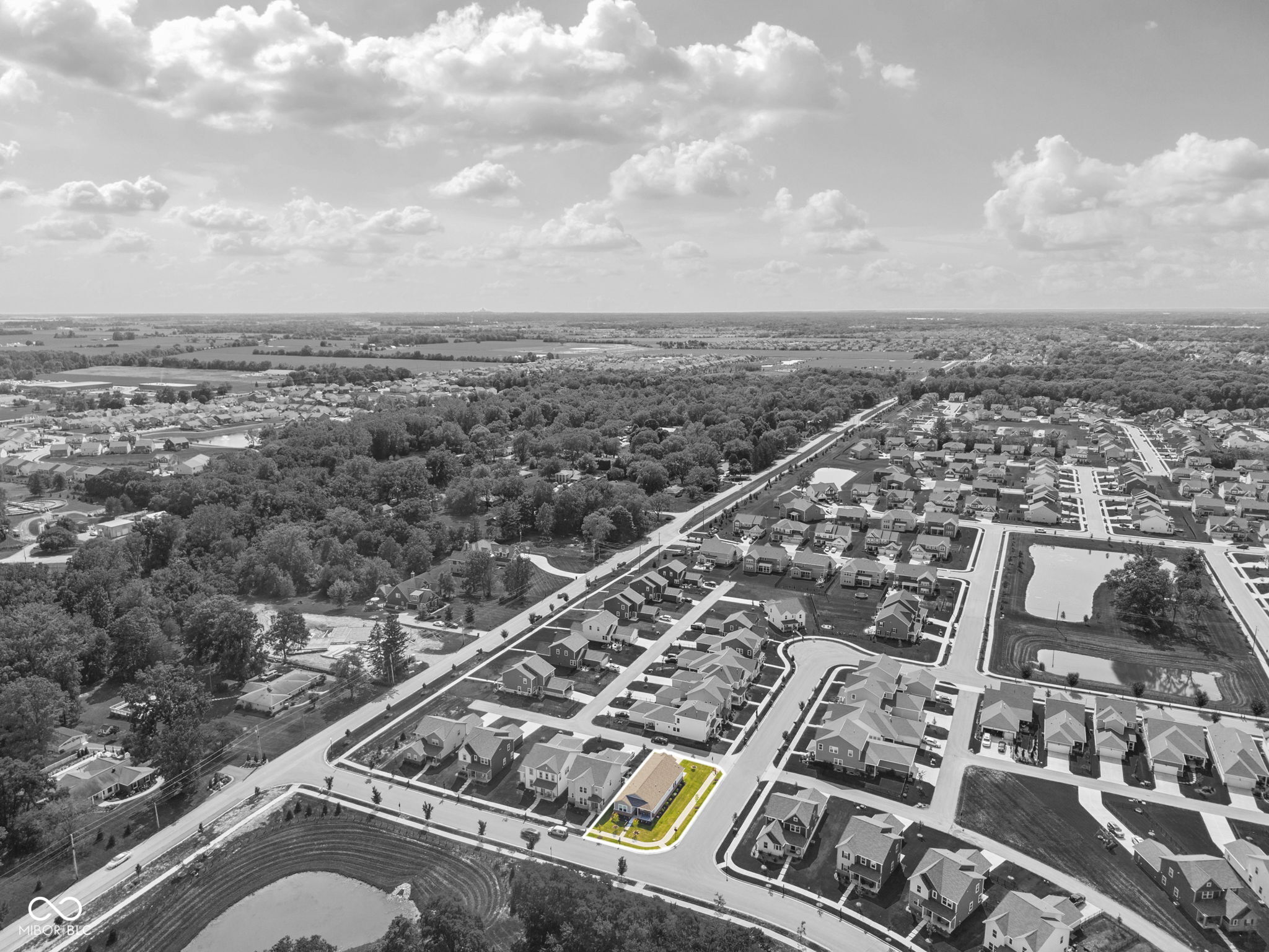 360 Lincoln Circle W