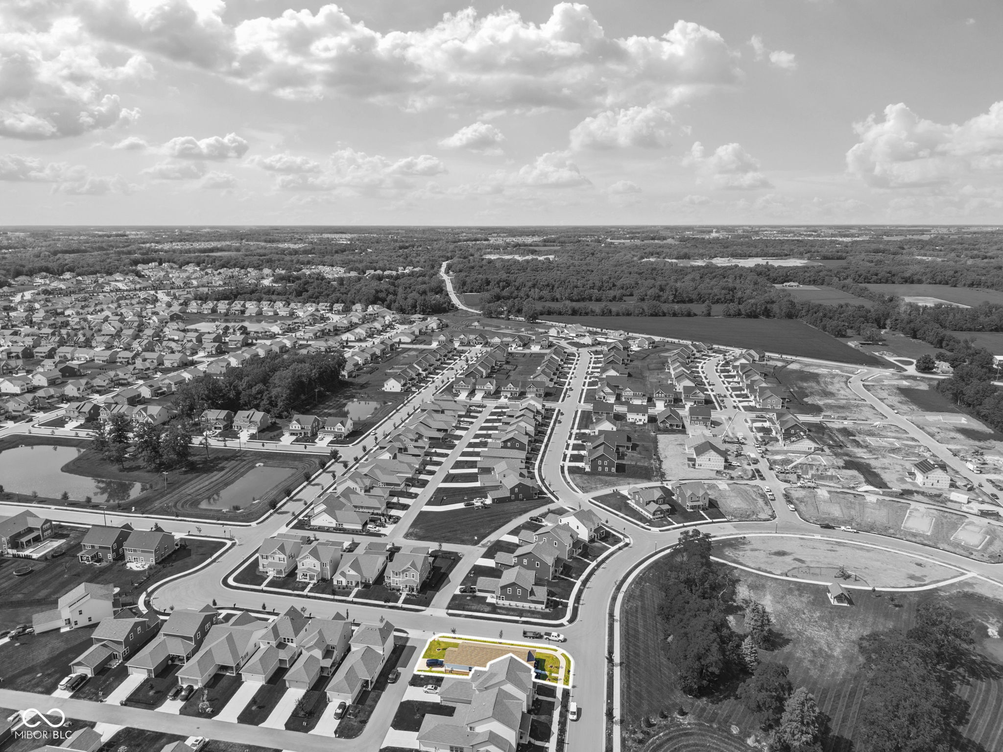 360 Lincoln Circle W