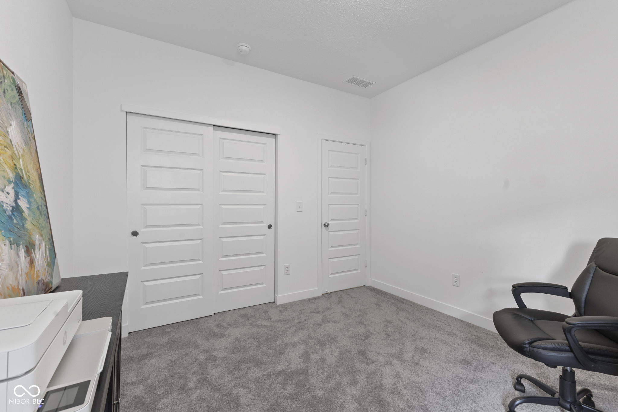 360 Lincoln Circle W