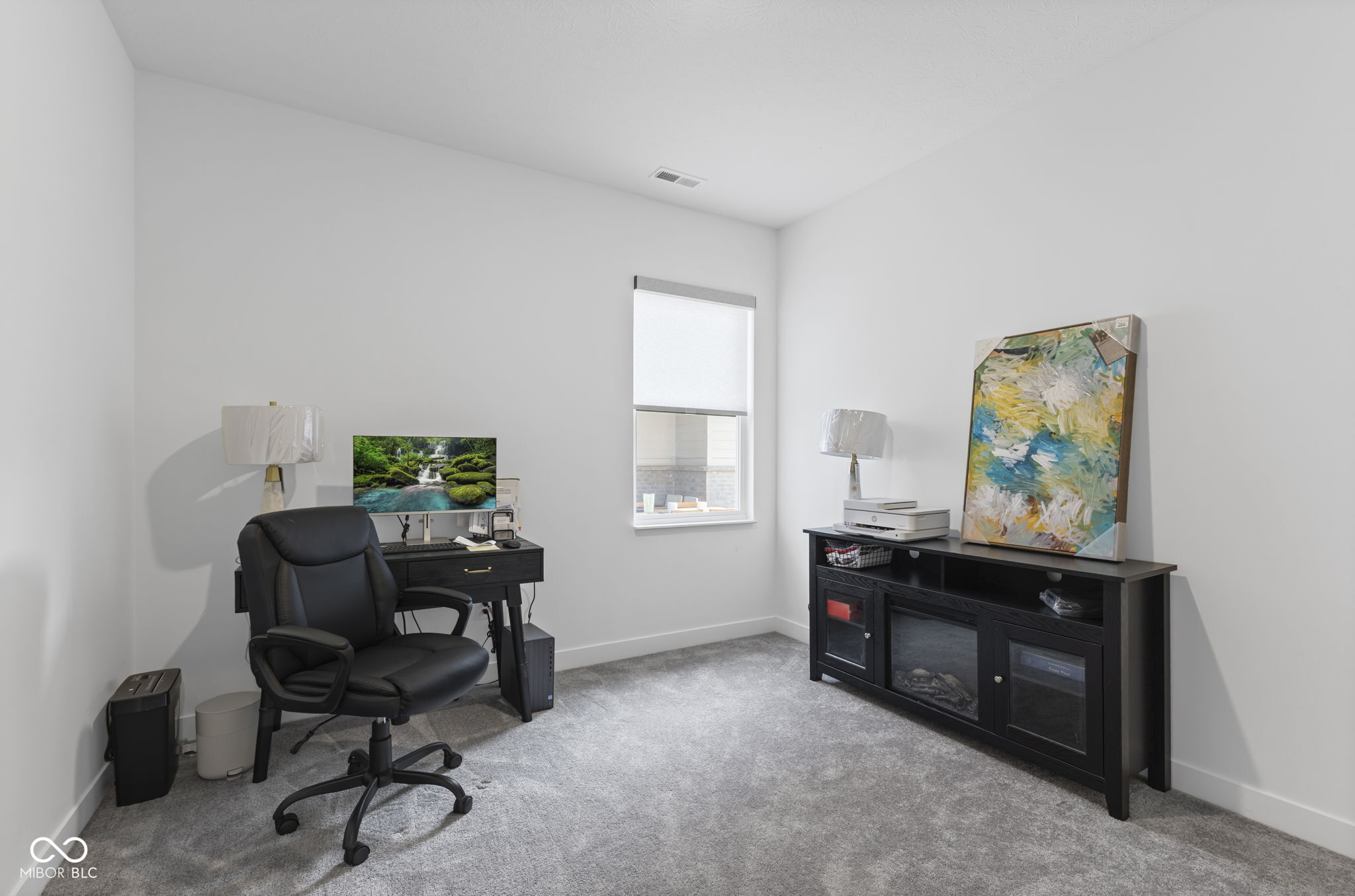 360 Lincoln Circle W