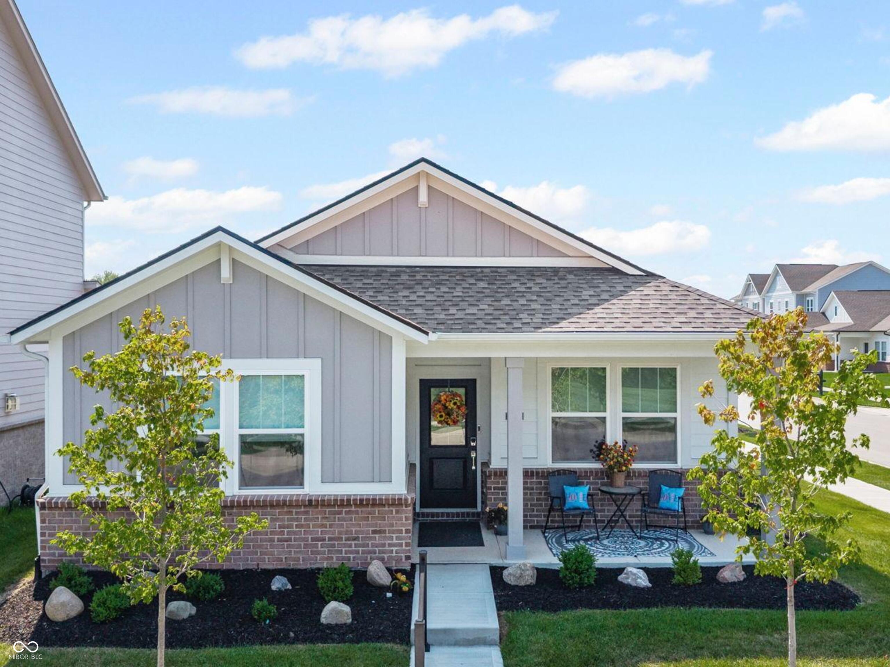 360 Lincoln Circle W