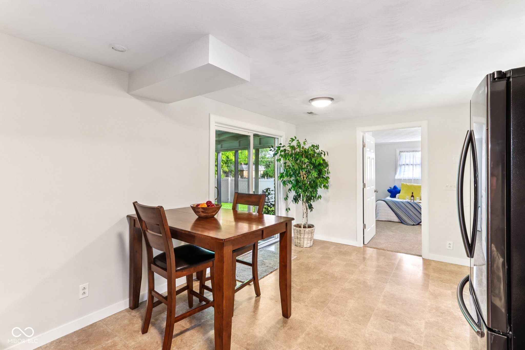 4117 Columbus Avenue