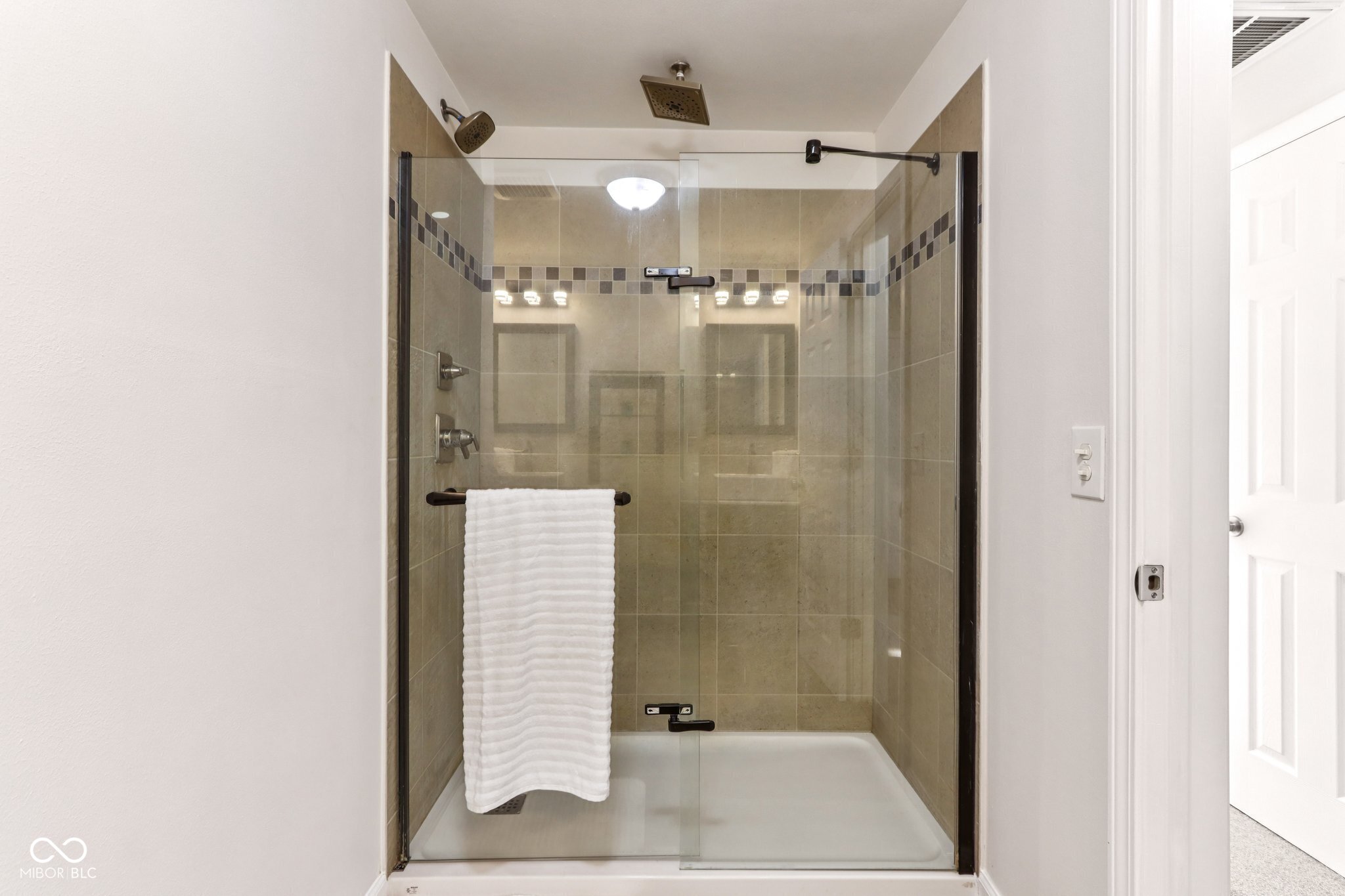 4117 Columbus Avenue