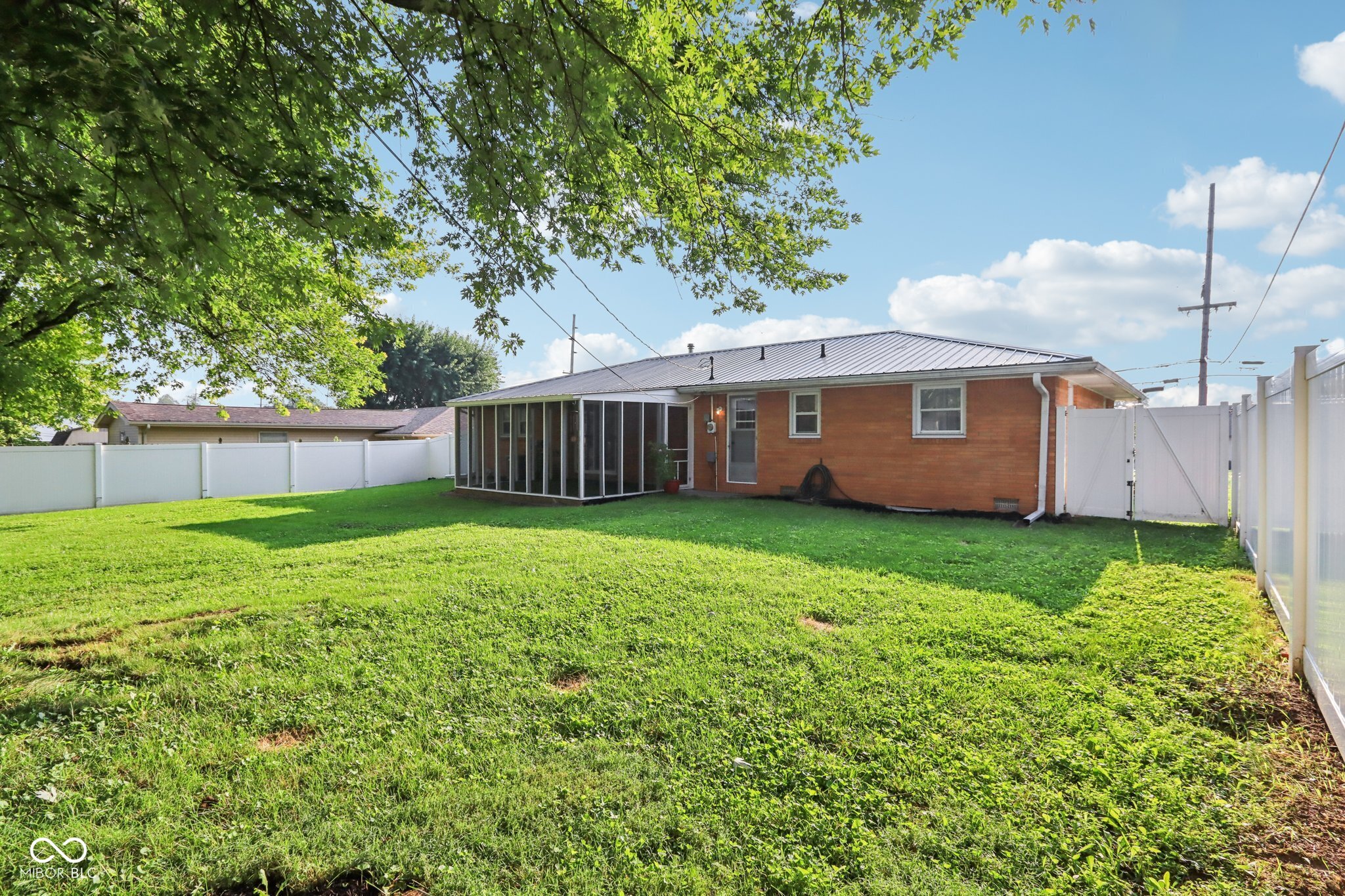 4117 Columbus Avenue