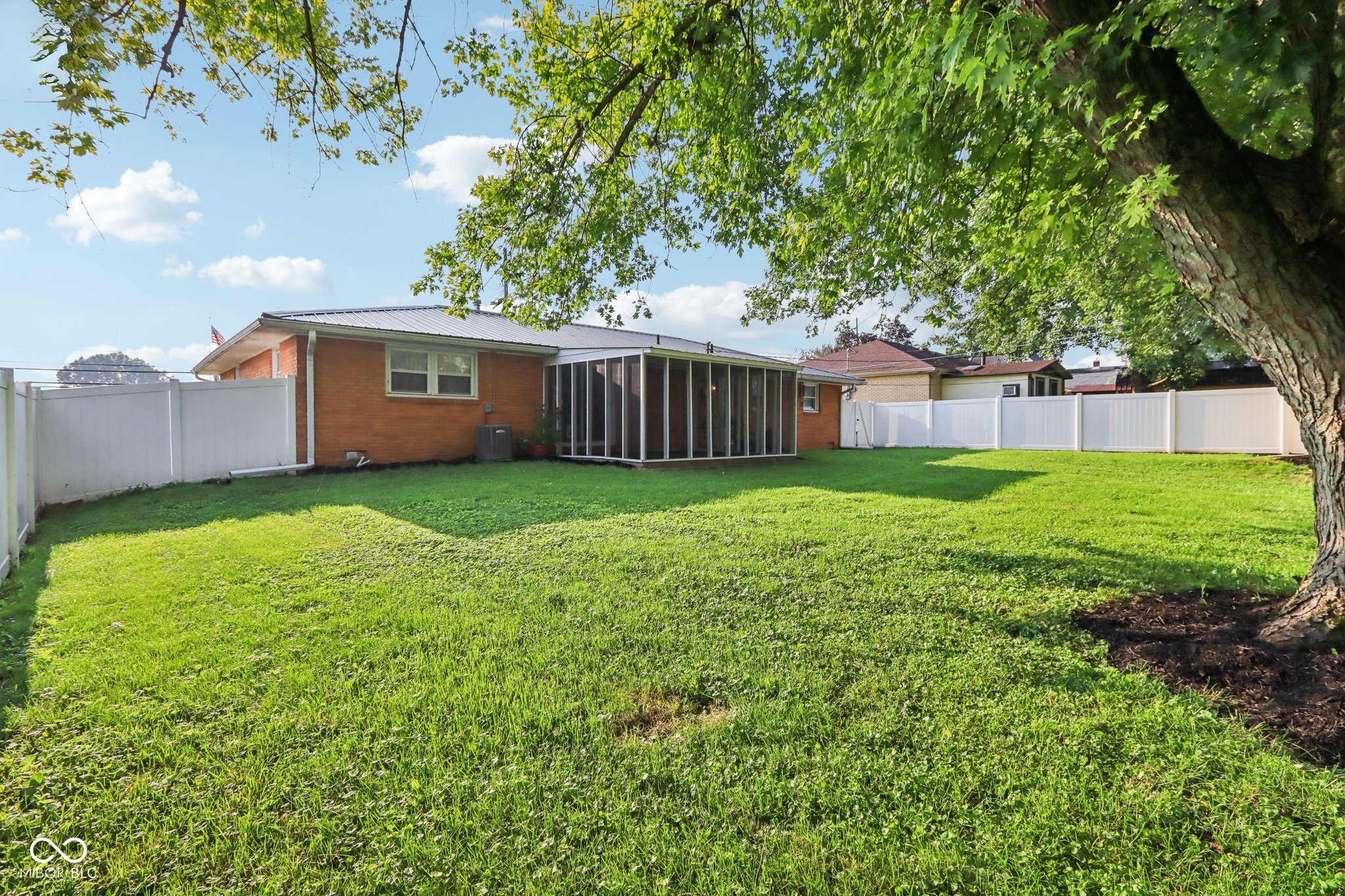 4117 Columbus Avenue