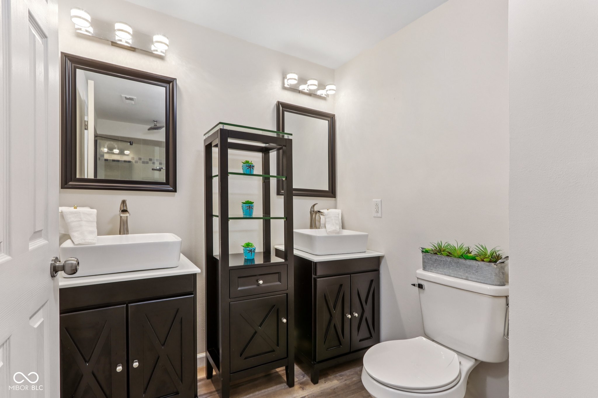 4117 Columbus Avenue