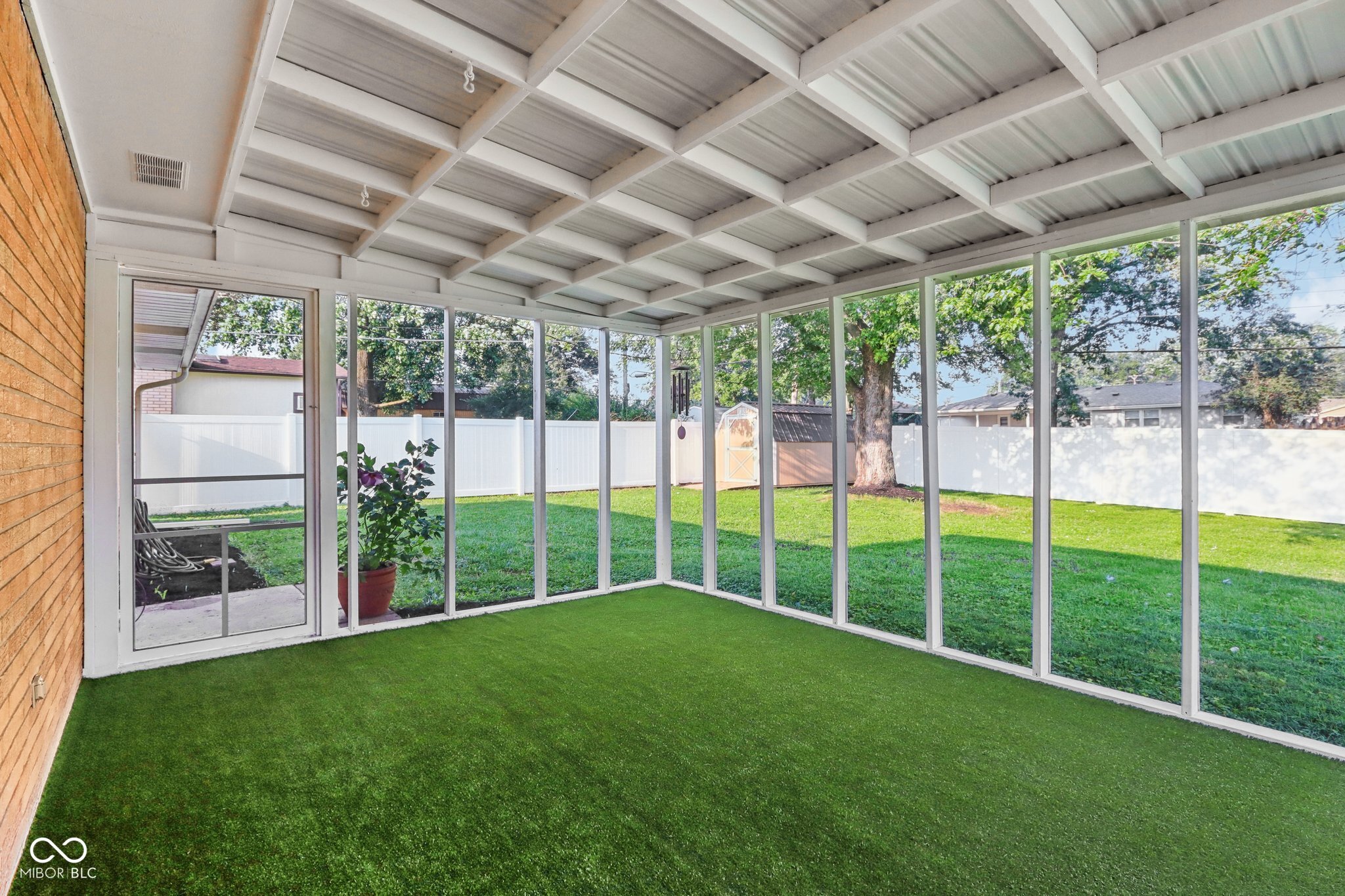 4117 Columbus Avenue