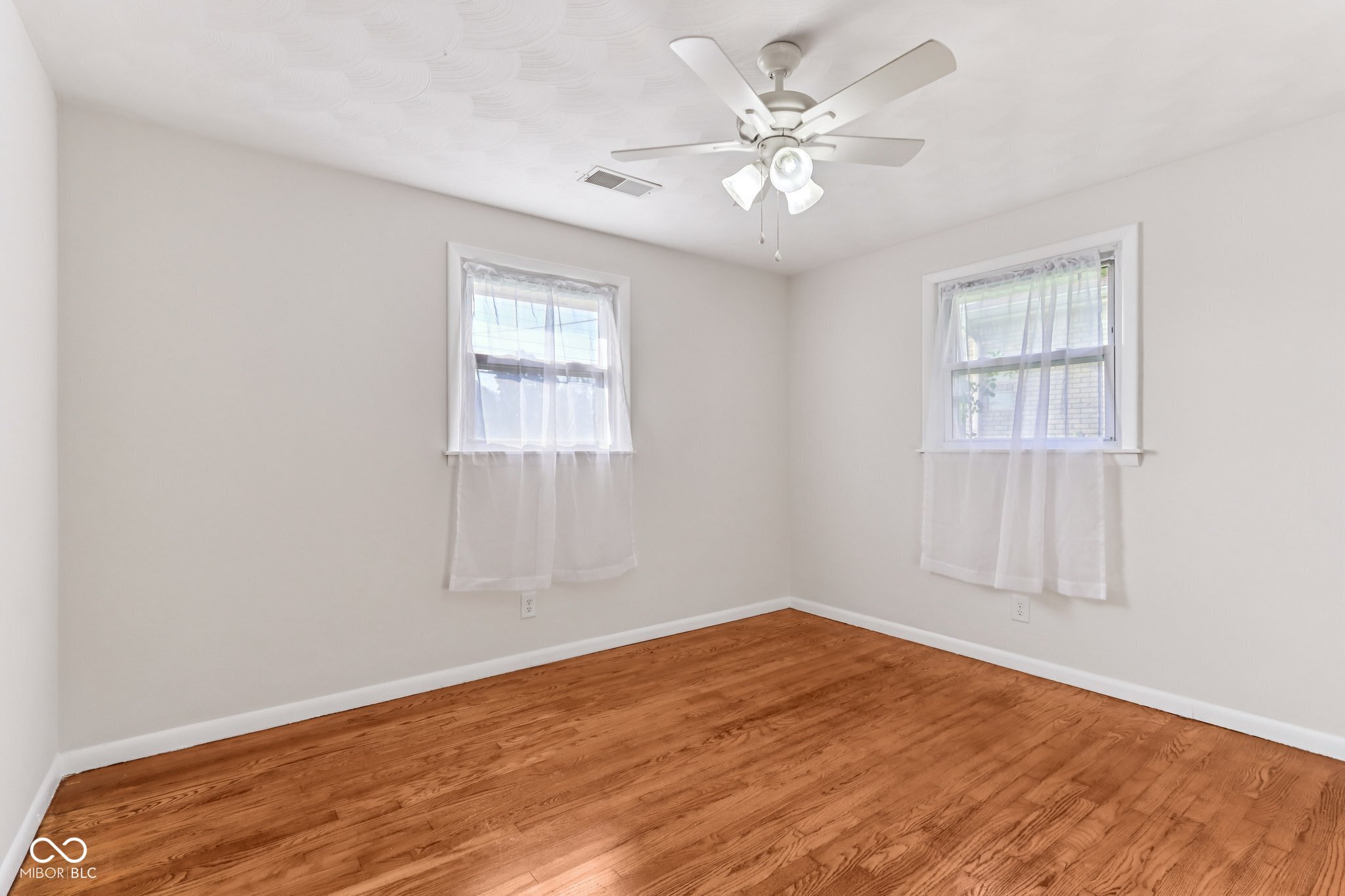 4117 Columbus Avenue