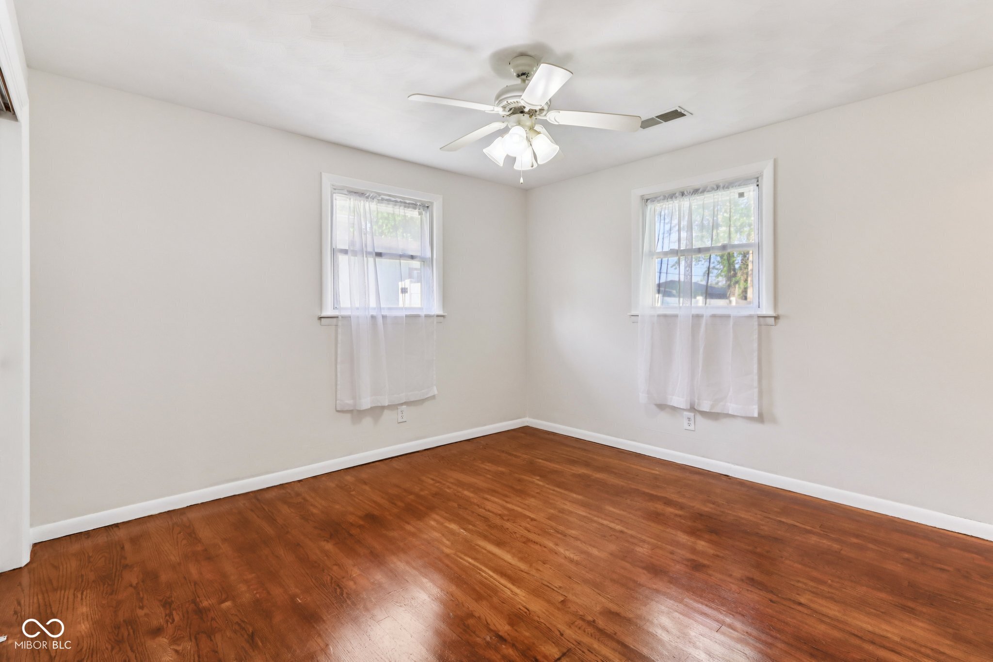 4117 Columbus Avenue