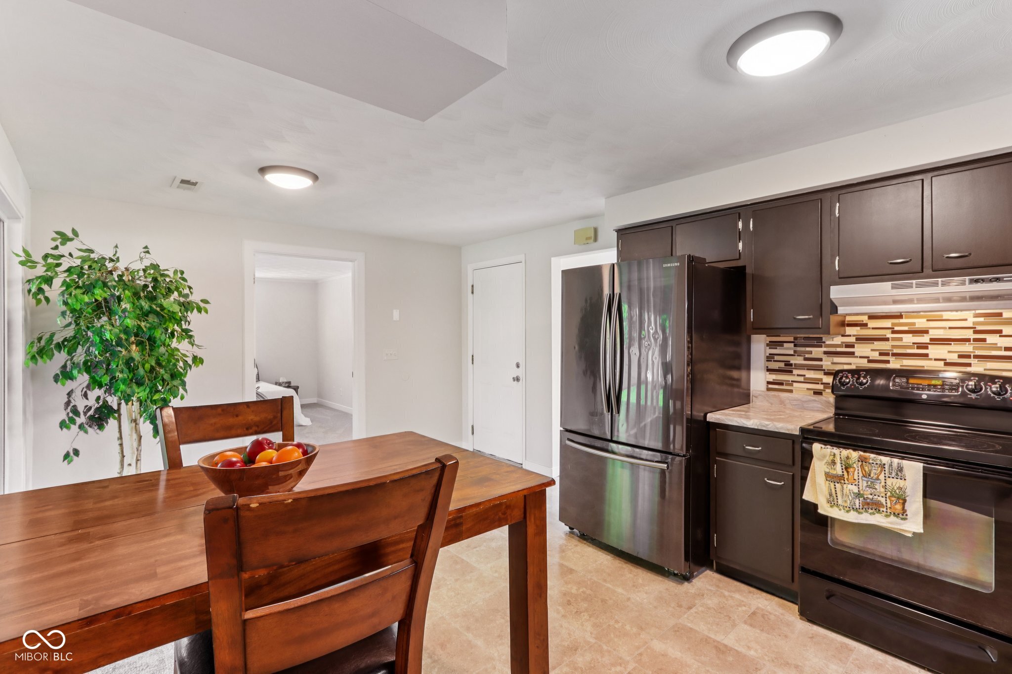 4117 Columbus Avenue