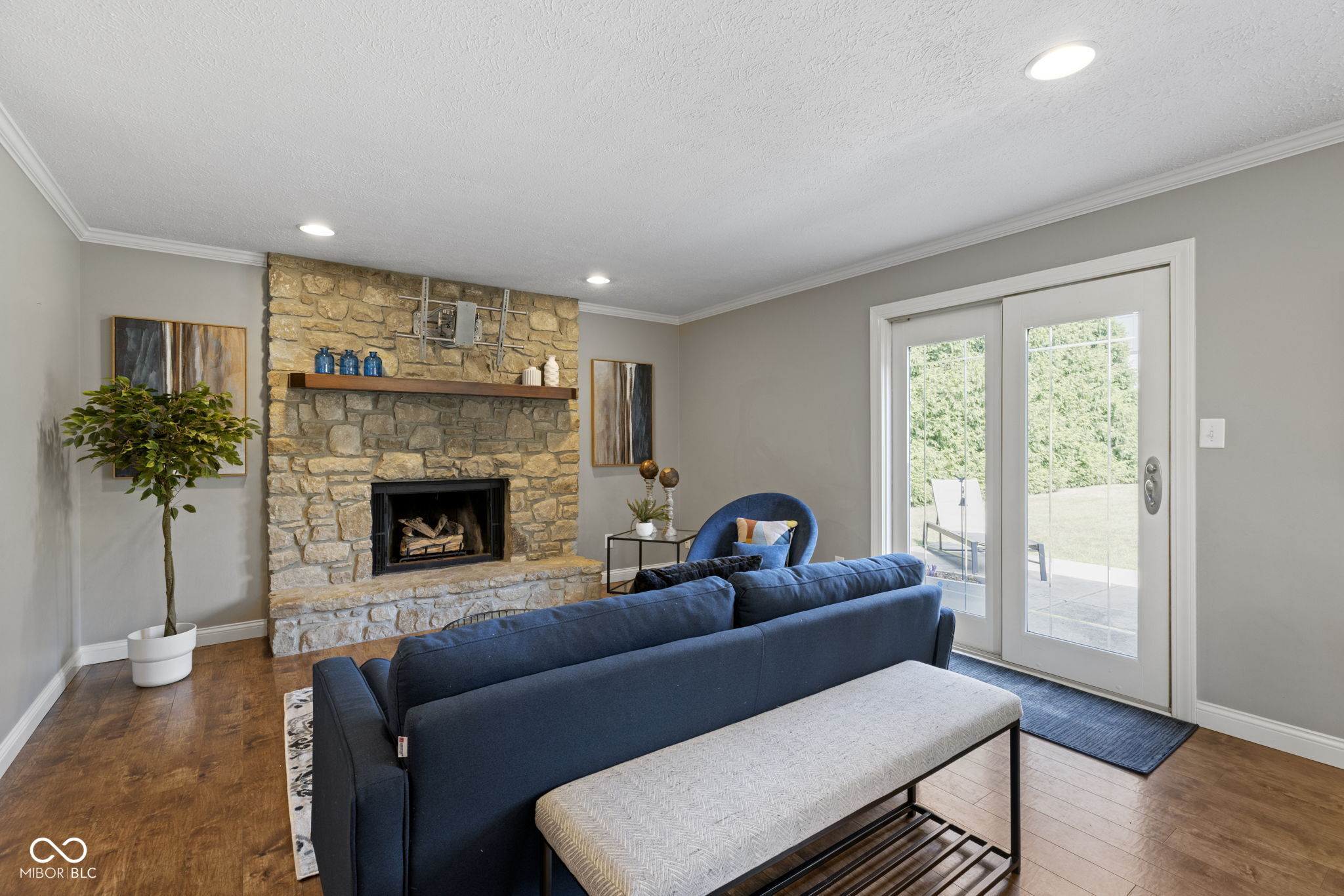 11601 Holland Drive