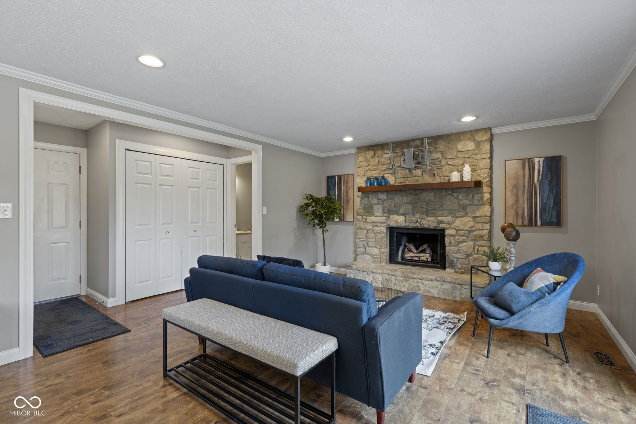 11601 Holland Drive