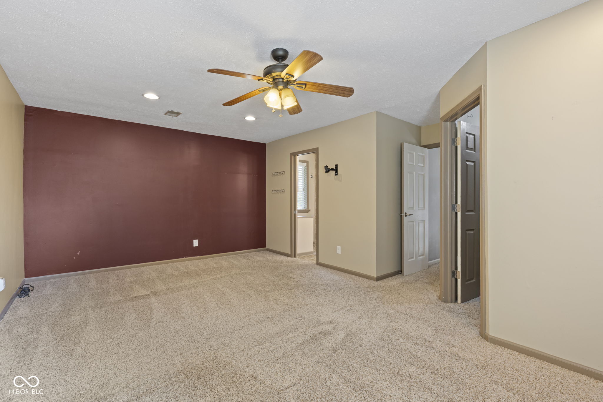 11601 Holland Drive