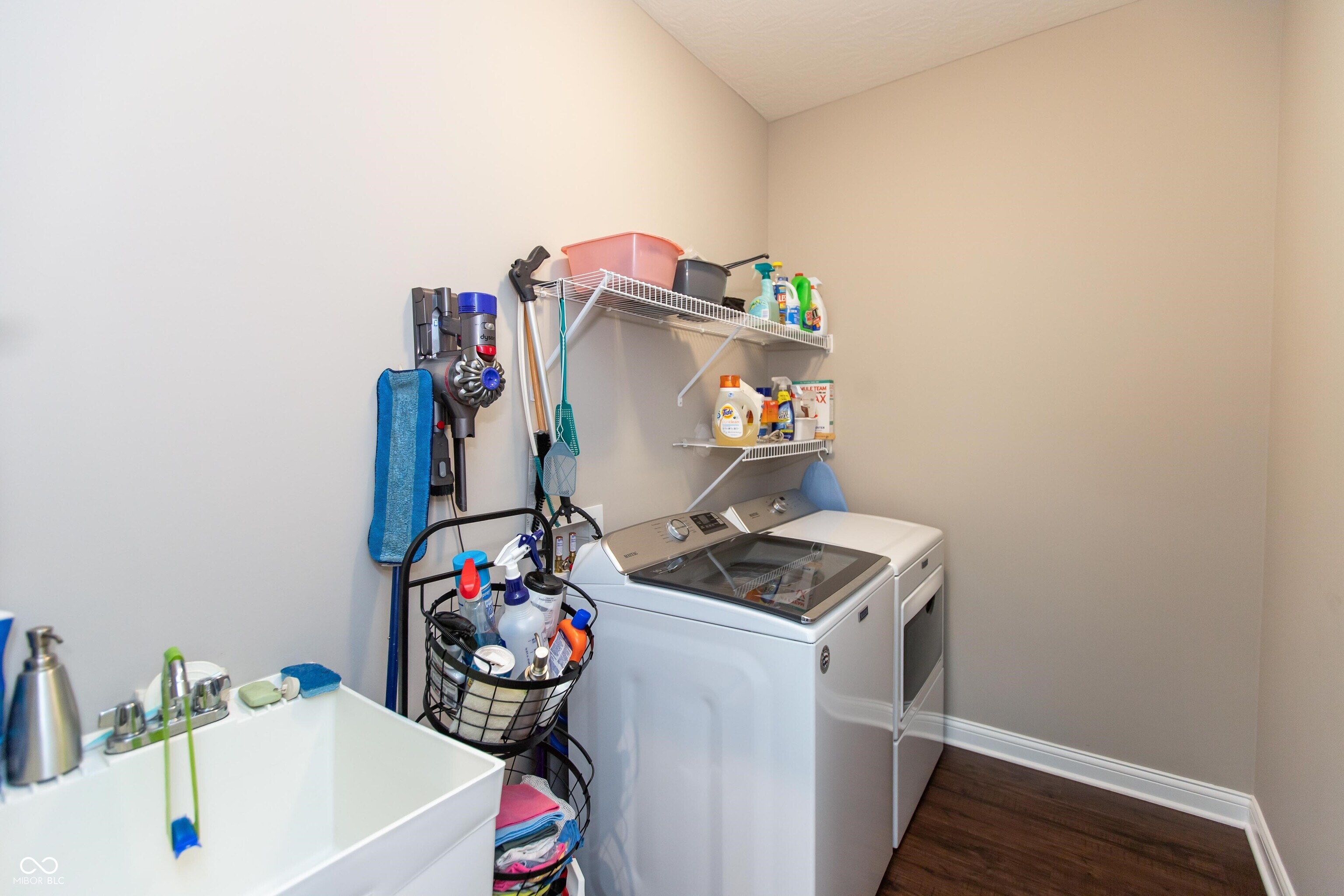3960 Abbotsford Drive