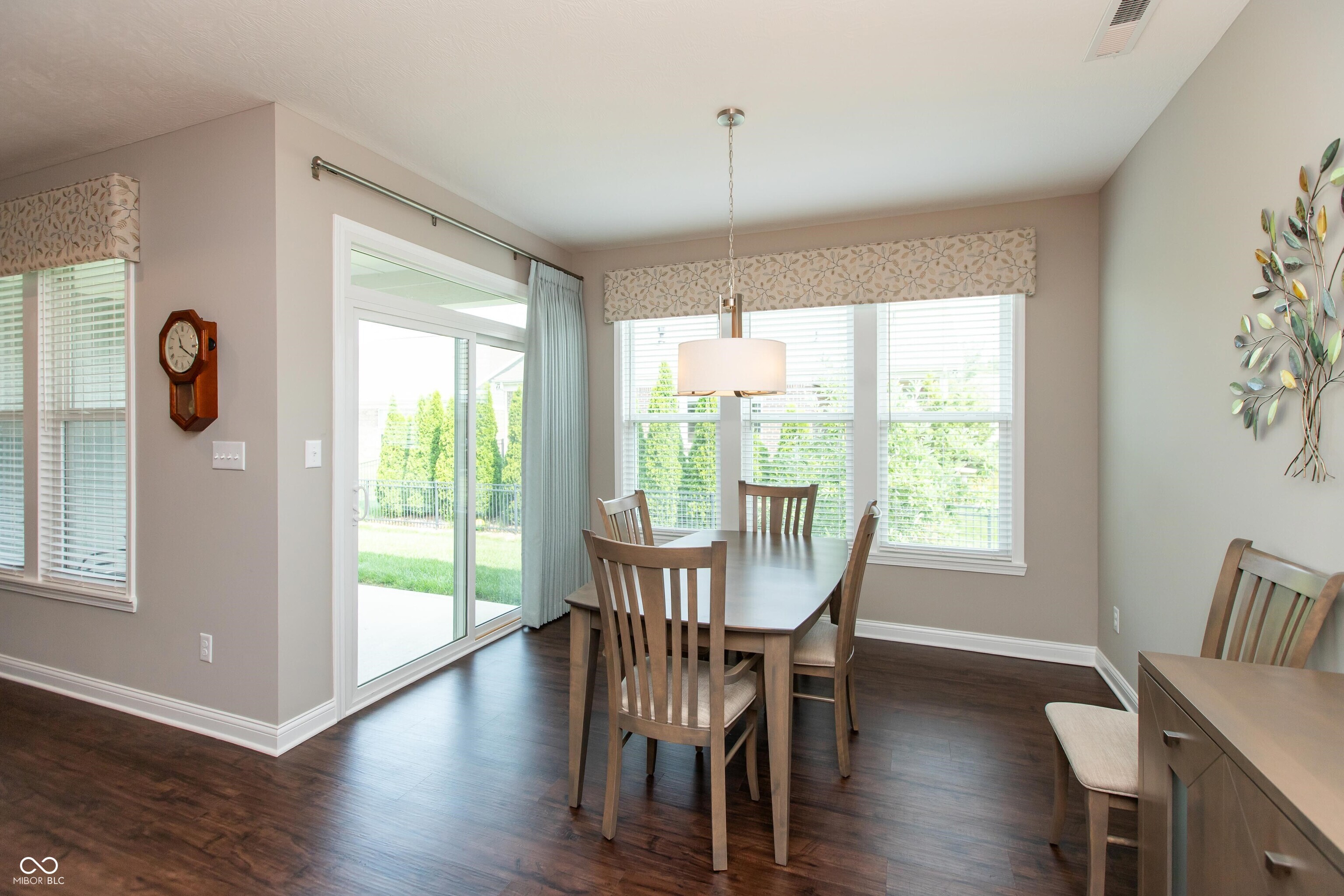 3960 Abbotsford Drive