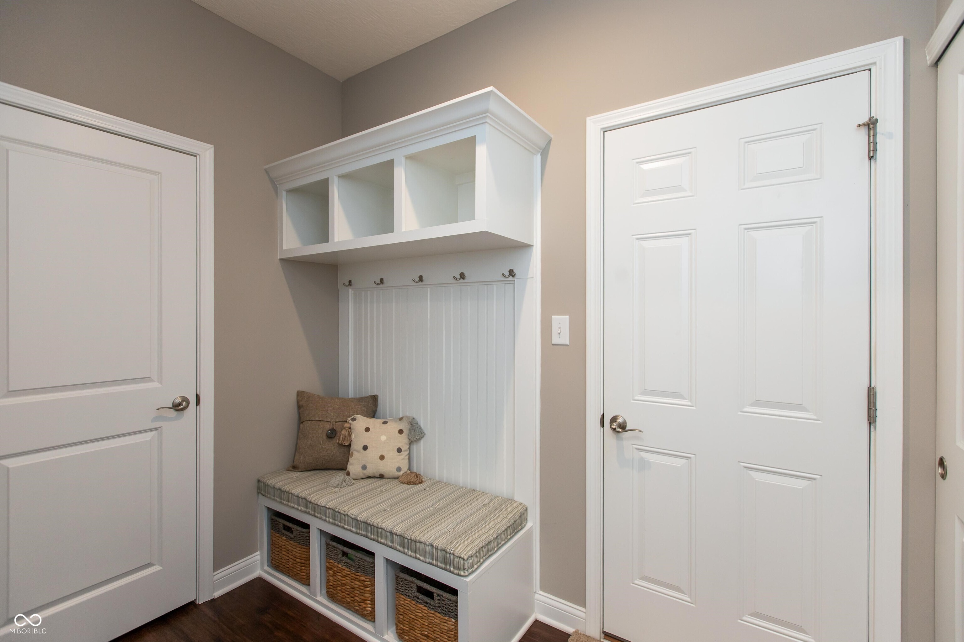 3960 Abbotsford Drive