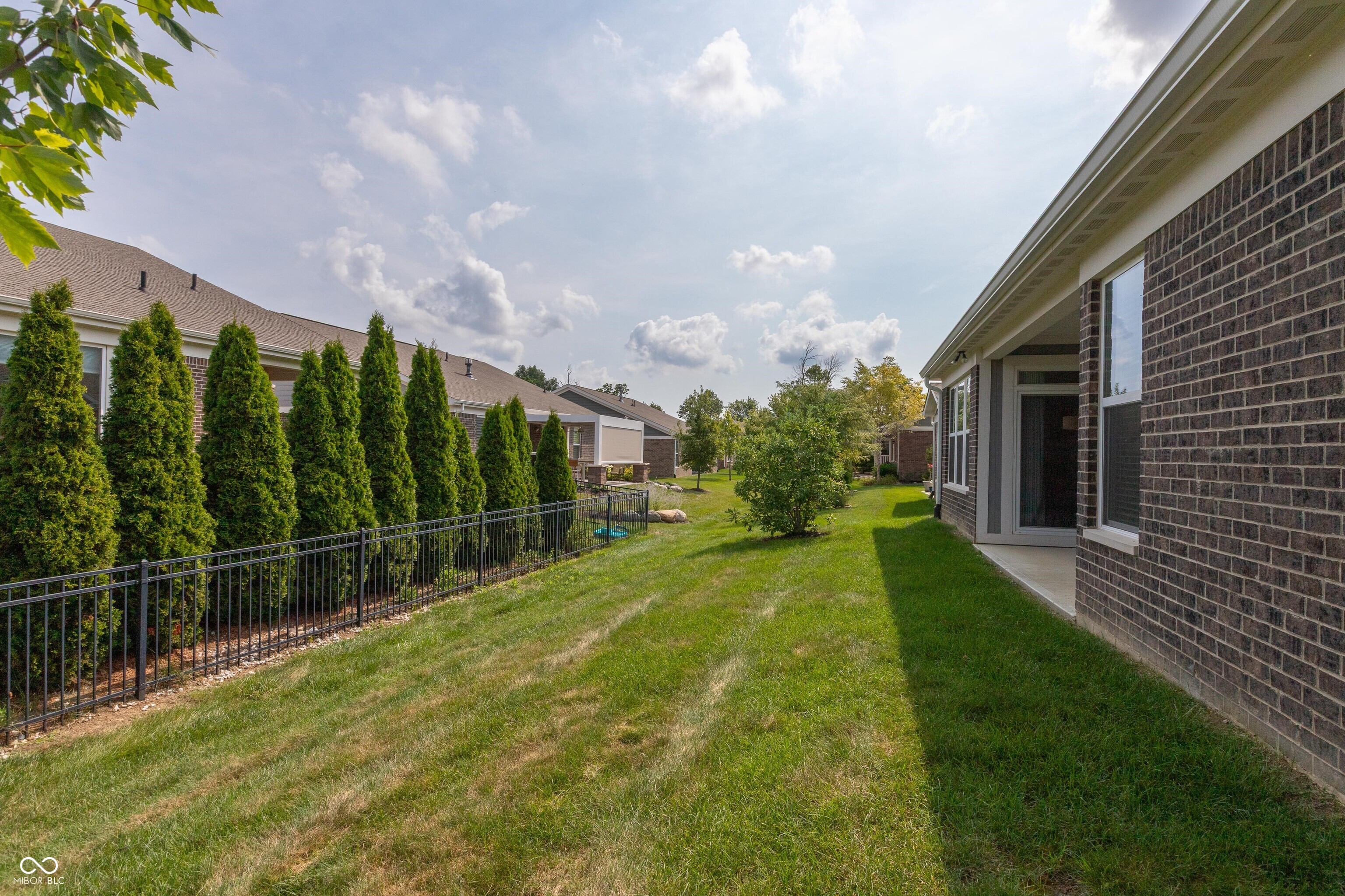 3960 Abbotsford Drive