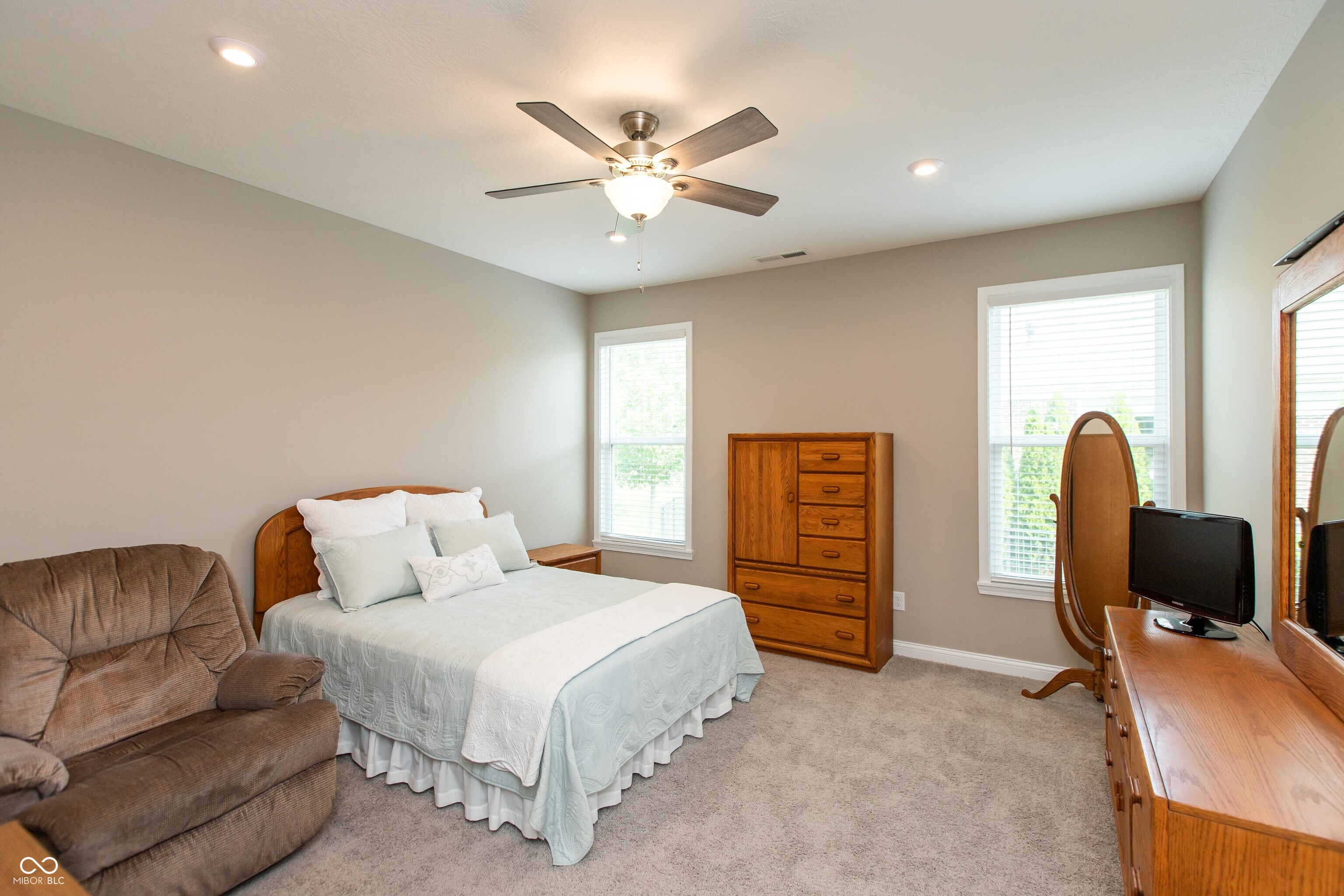 3960 Abbotsford Drive