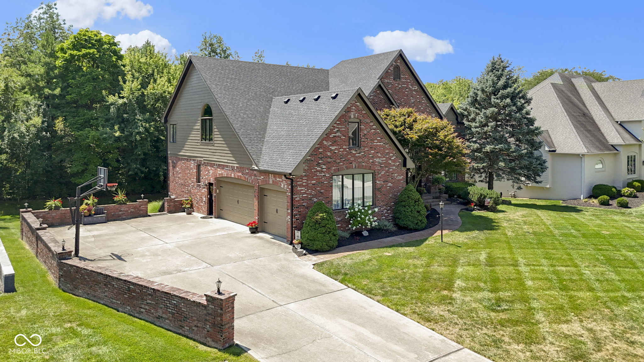 5199 Sue Drive