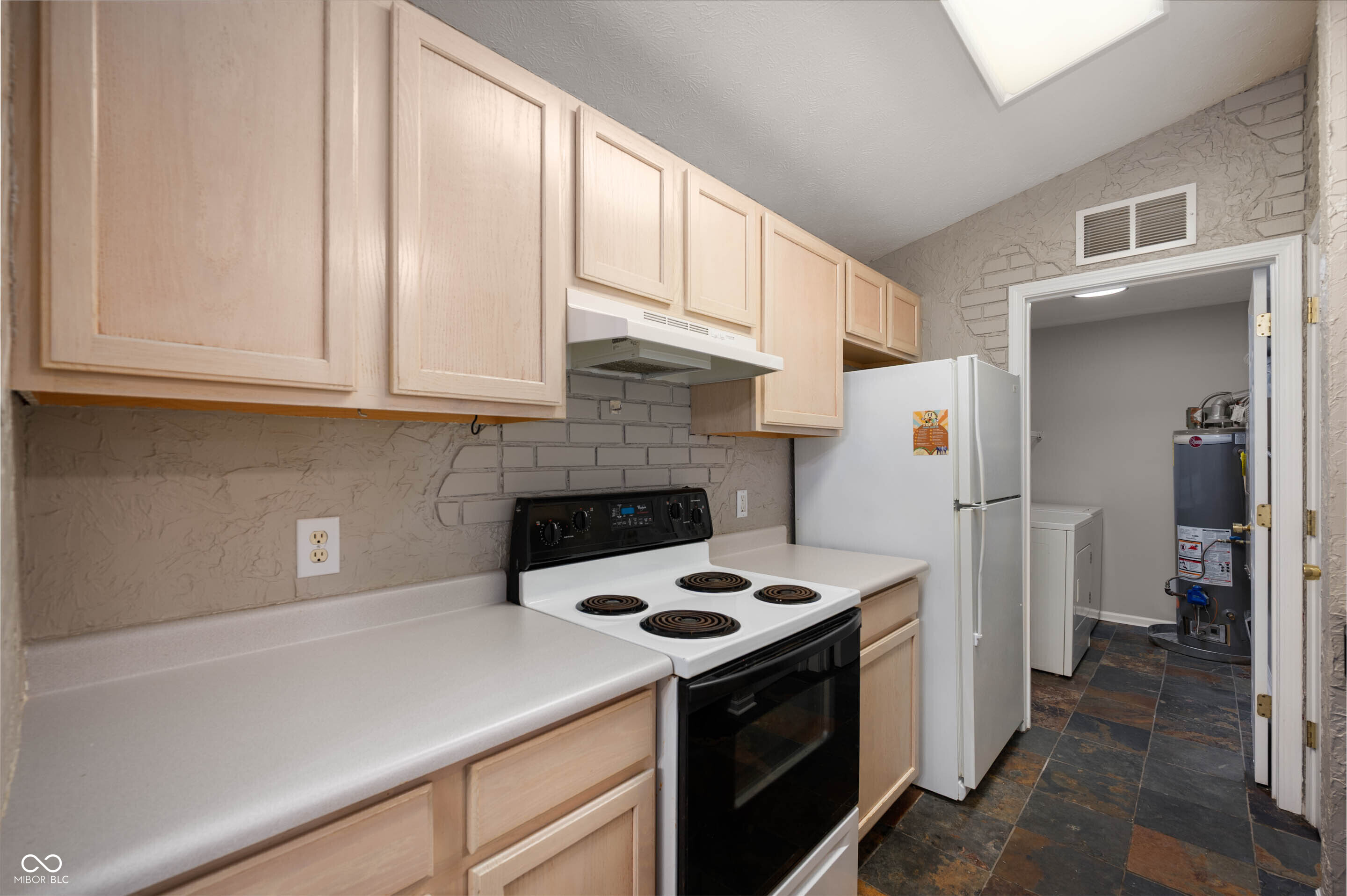 207 Keats Court Unit: APT 205