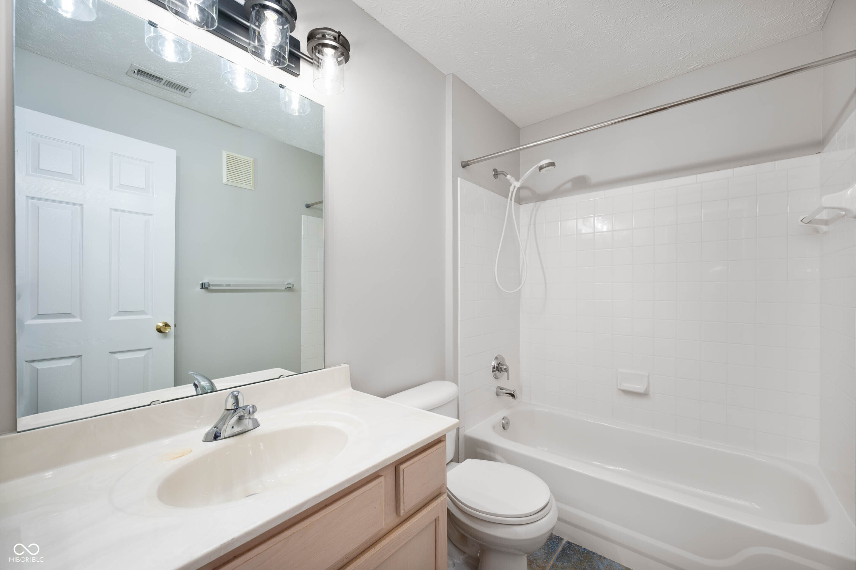 207 Keats Court Unit: APT 205