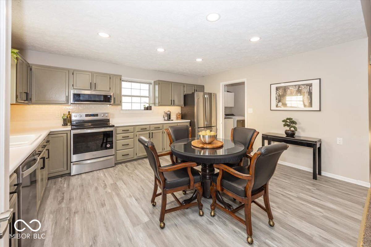 7118 White Oak Trail